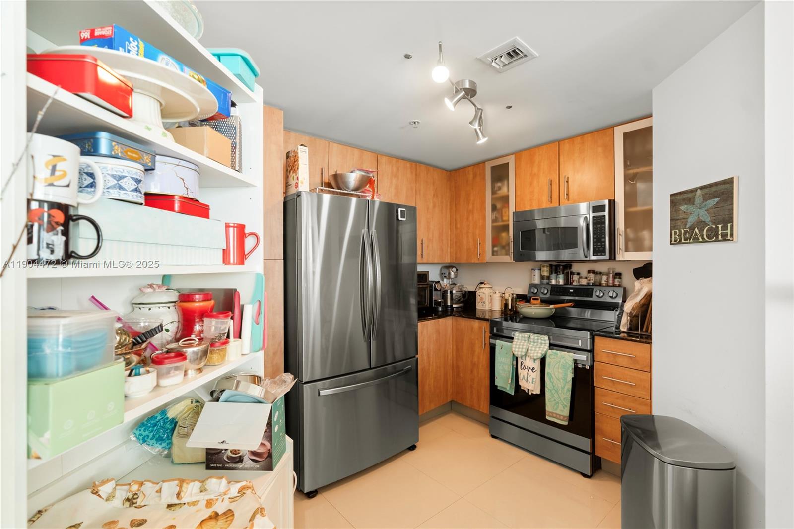 360 CONDO A - Residential