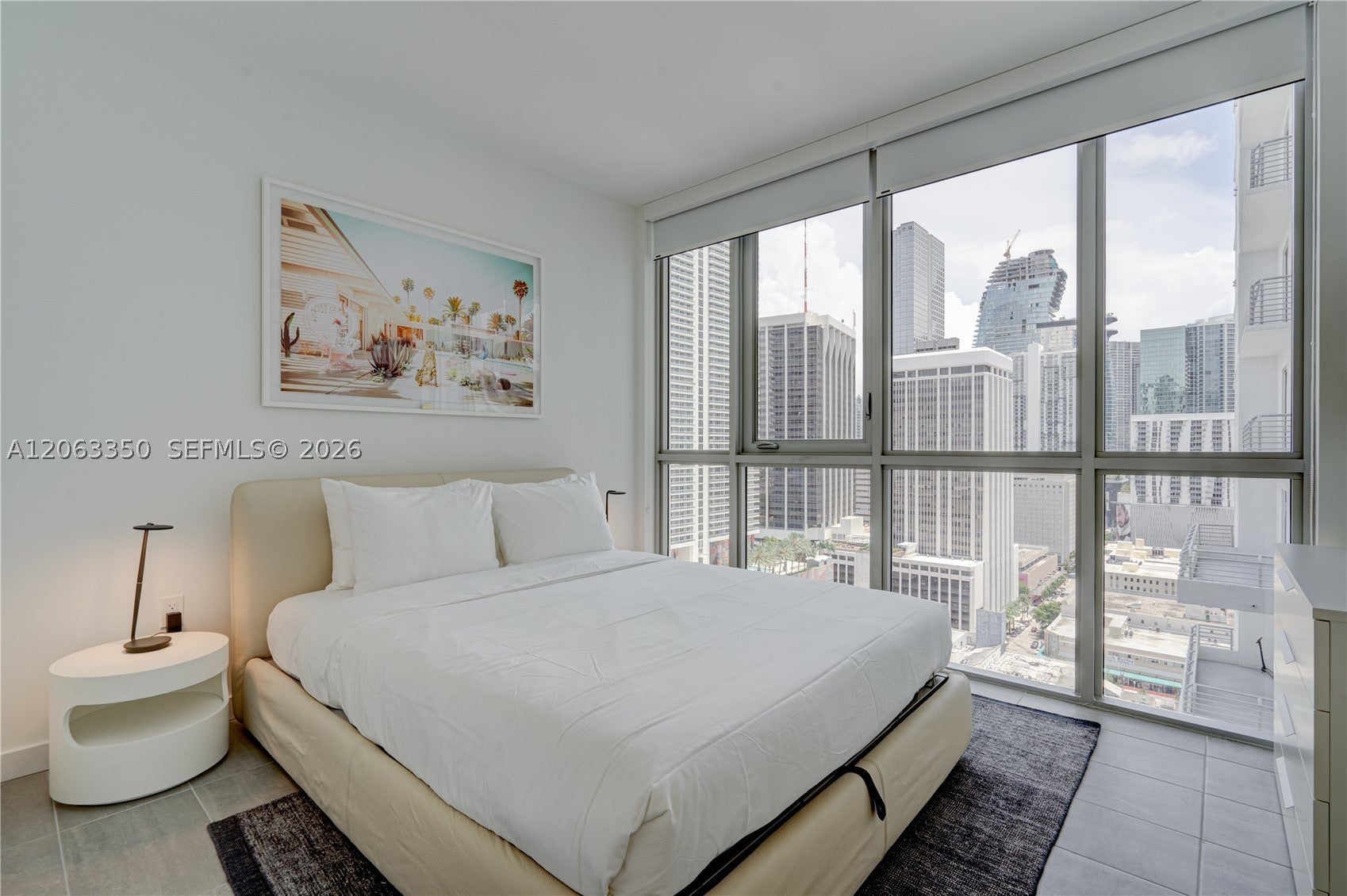 227 NE 2nd St 2500