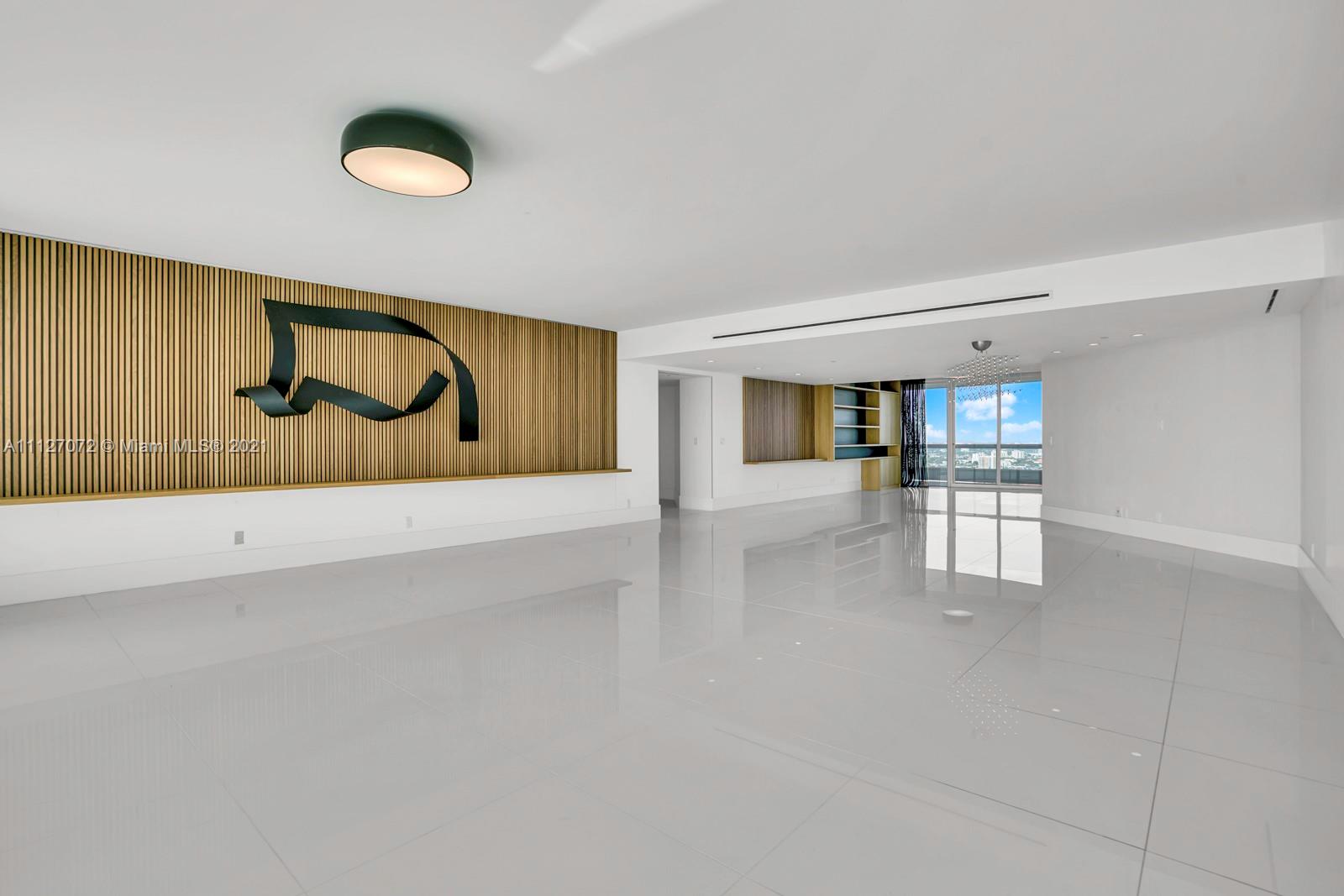 SANTA MARIA CONDO - Residential