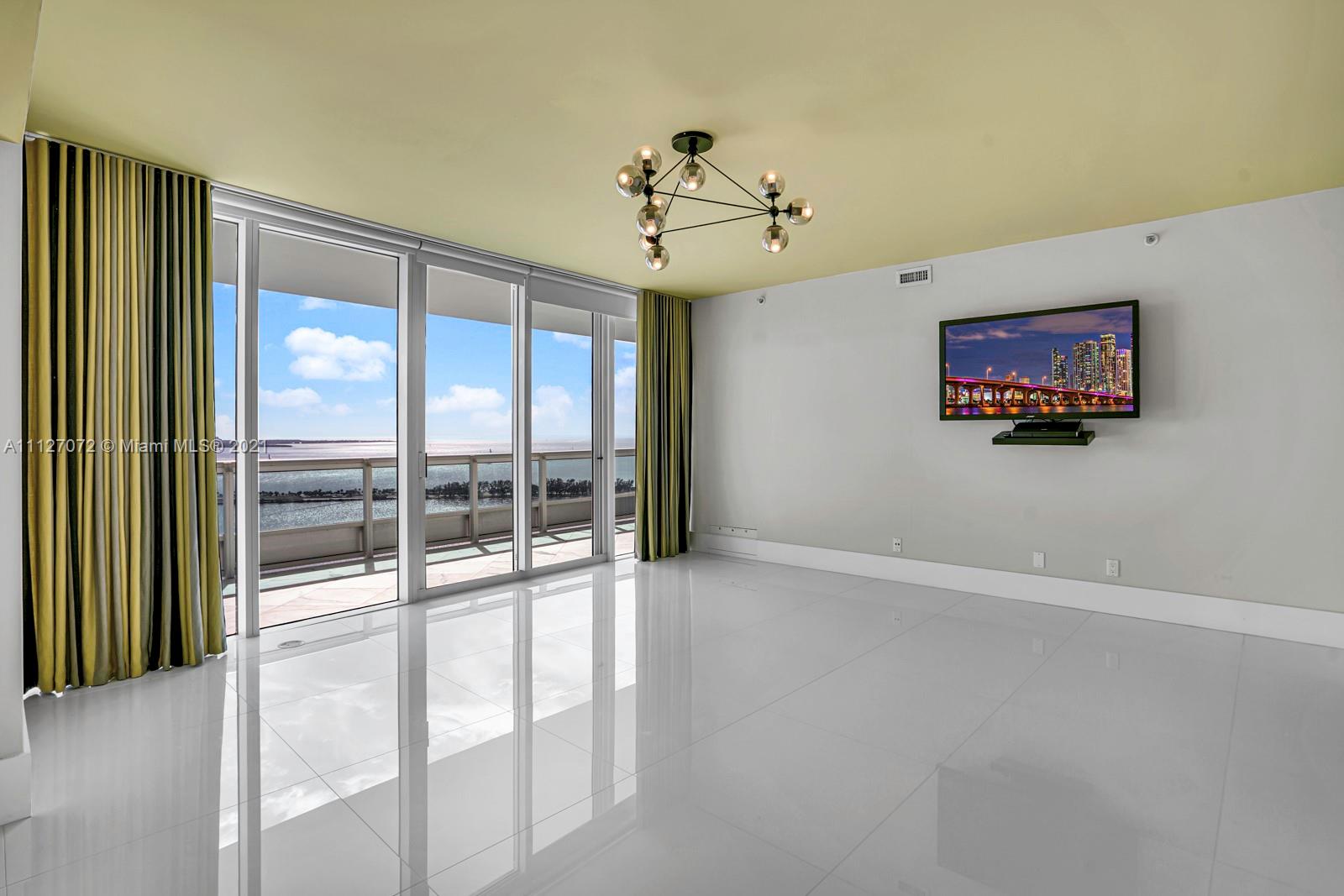 SANTA MARIA CONDO - Residential