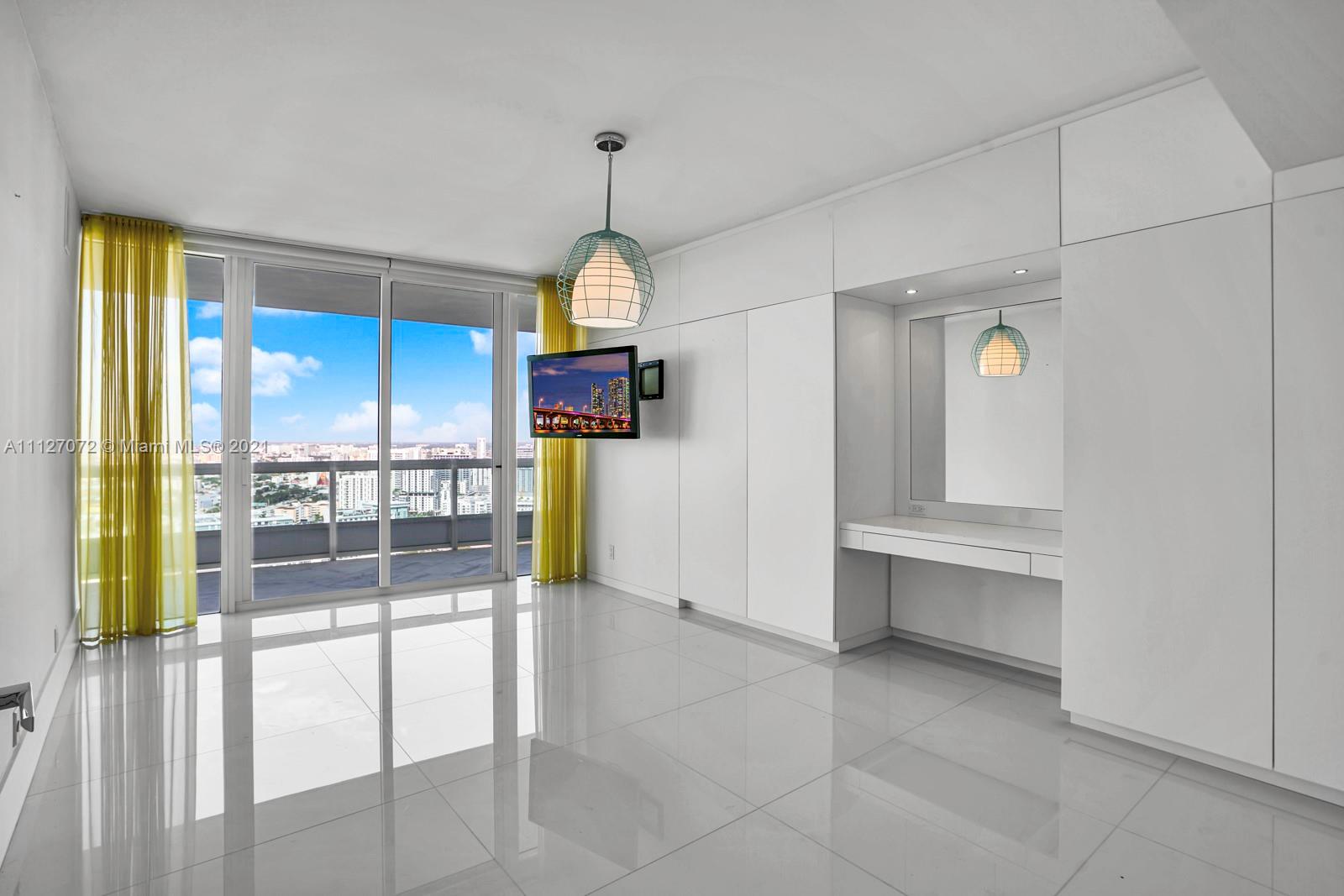 SANTA MARIA CONDO - Residential