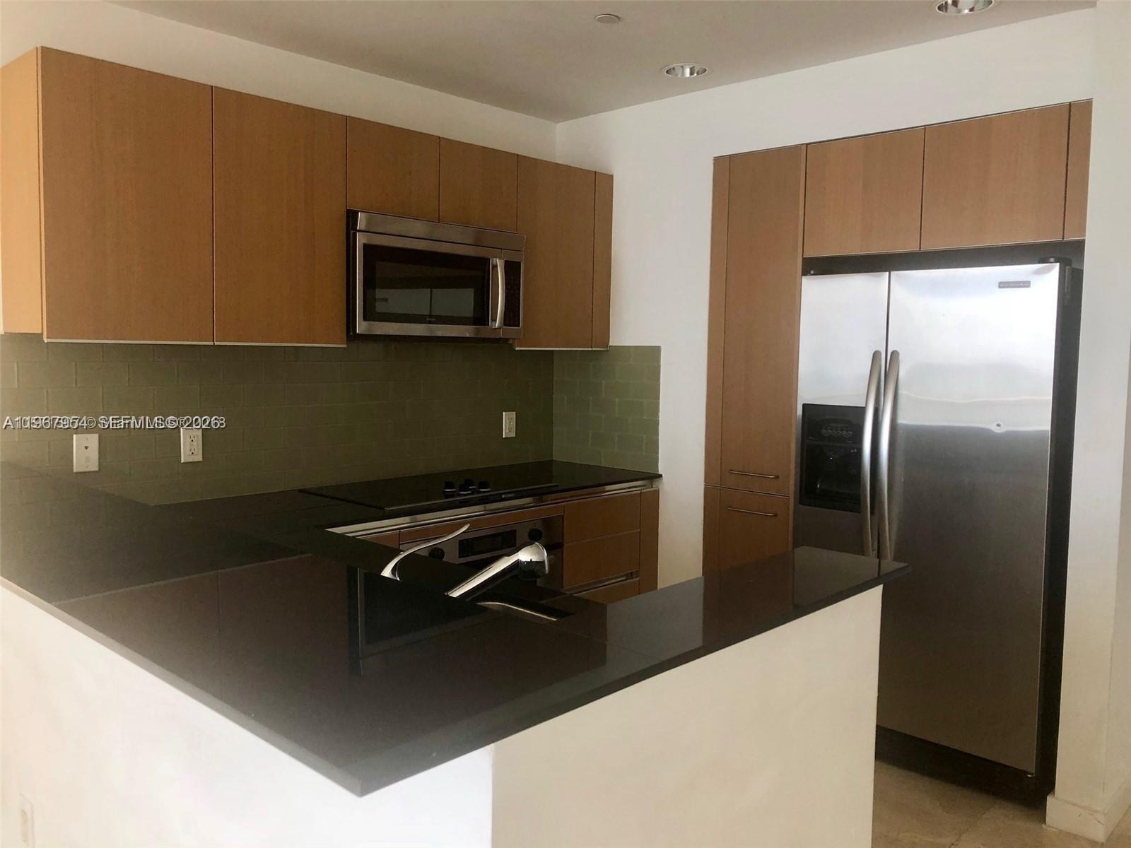 1060 Brickell Ave 3807