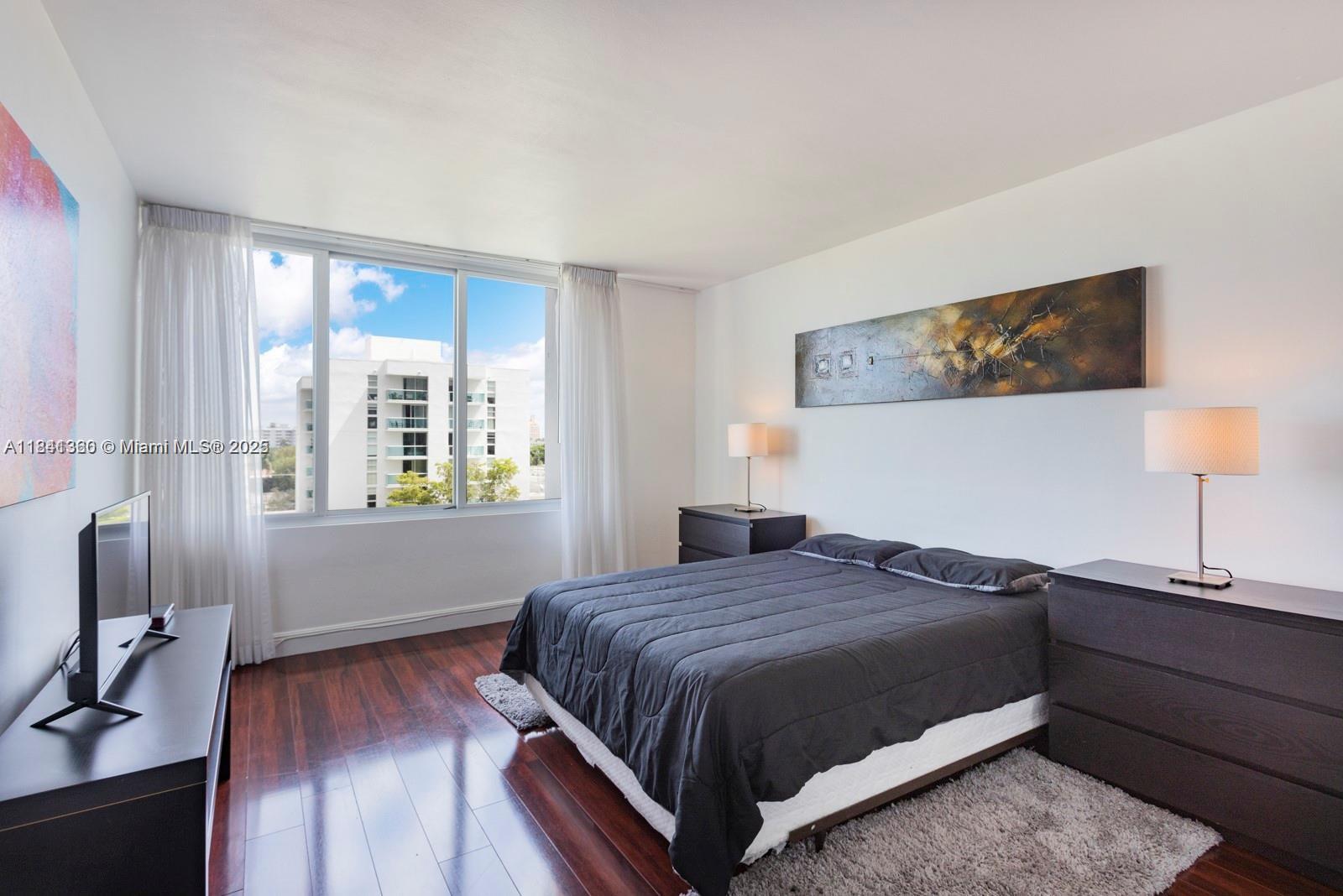 MIRADOR 1000 CONDO - Residential