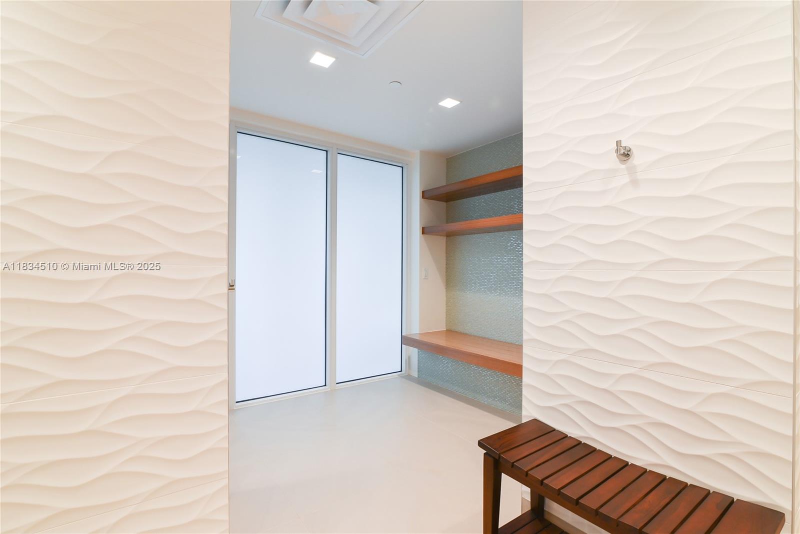 POINT OF AMERICAS II - Residential