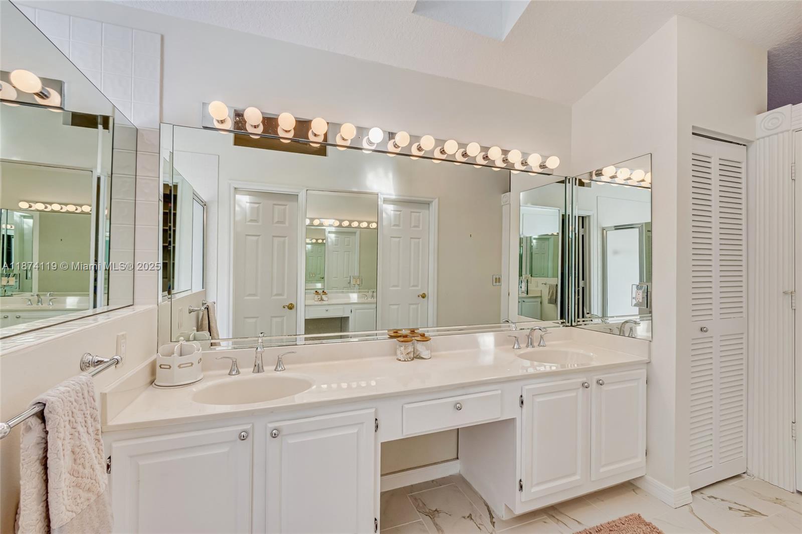 BARCLAY CLUB AT PGA NATL - Residential