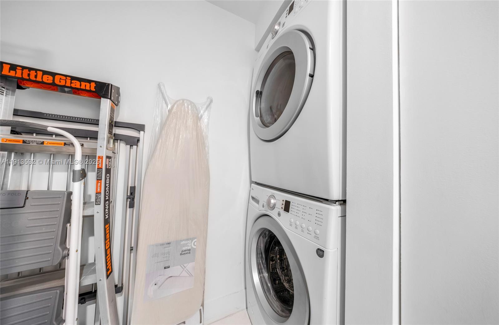 ARTECH RESIDENCES AT AVEN - Residential