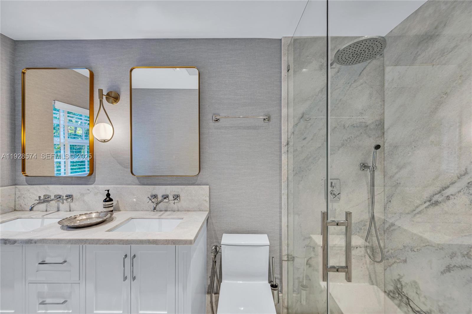 BAY POINT - Residential Lease