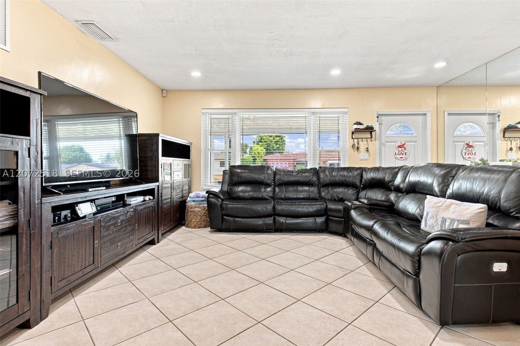 Photo of 7640 NW 8th St, Pembroke Pines, FL 33024 (MLS # A12072518)