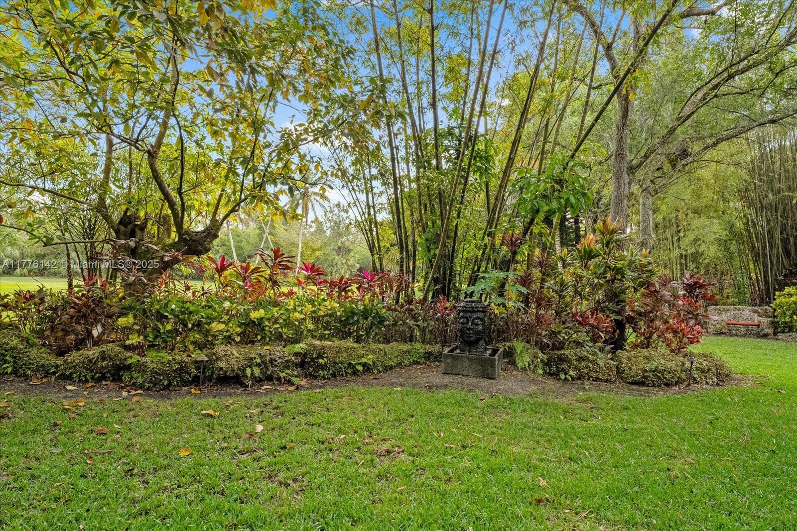 BREEZY OAKS - Land