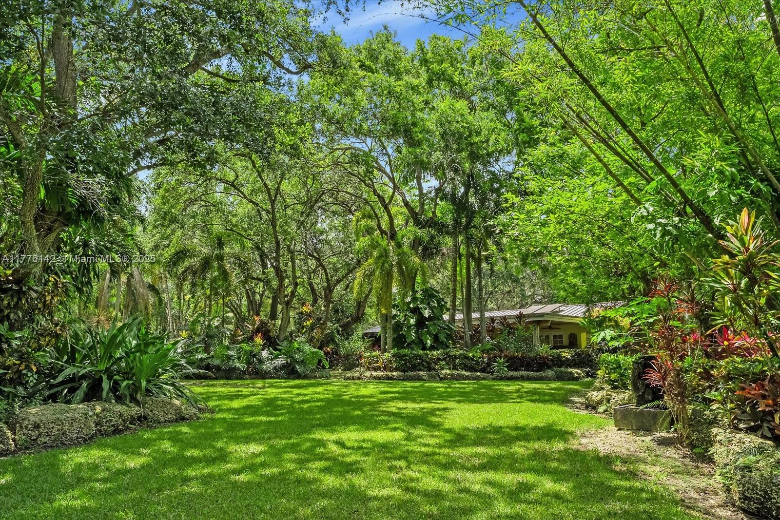 BREEZY OAKS - Land