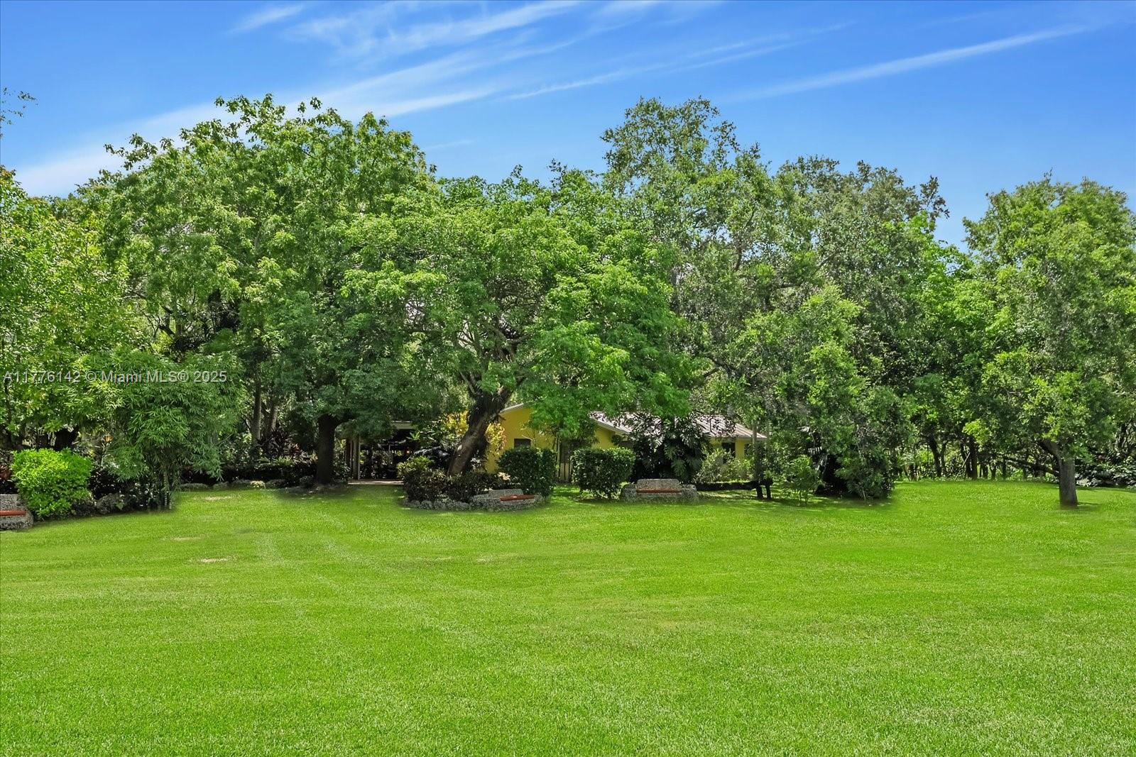BREEZY OAKS - Land