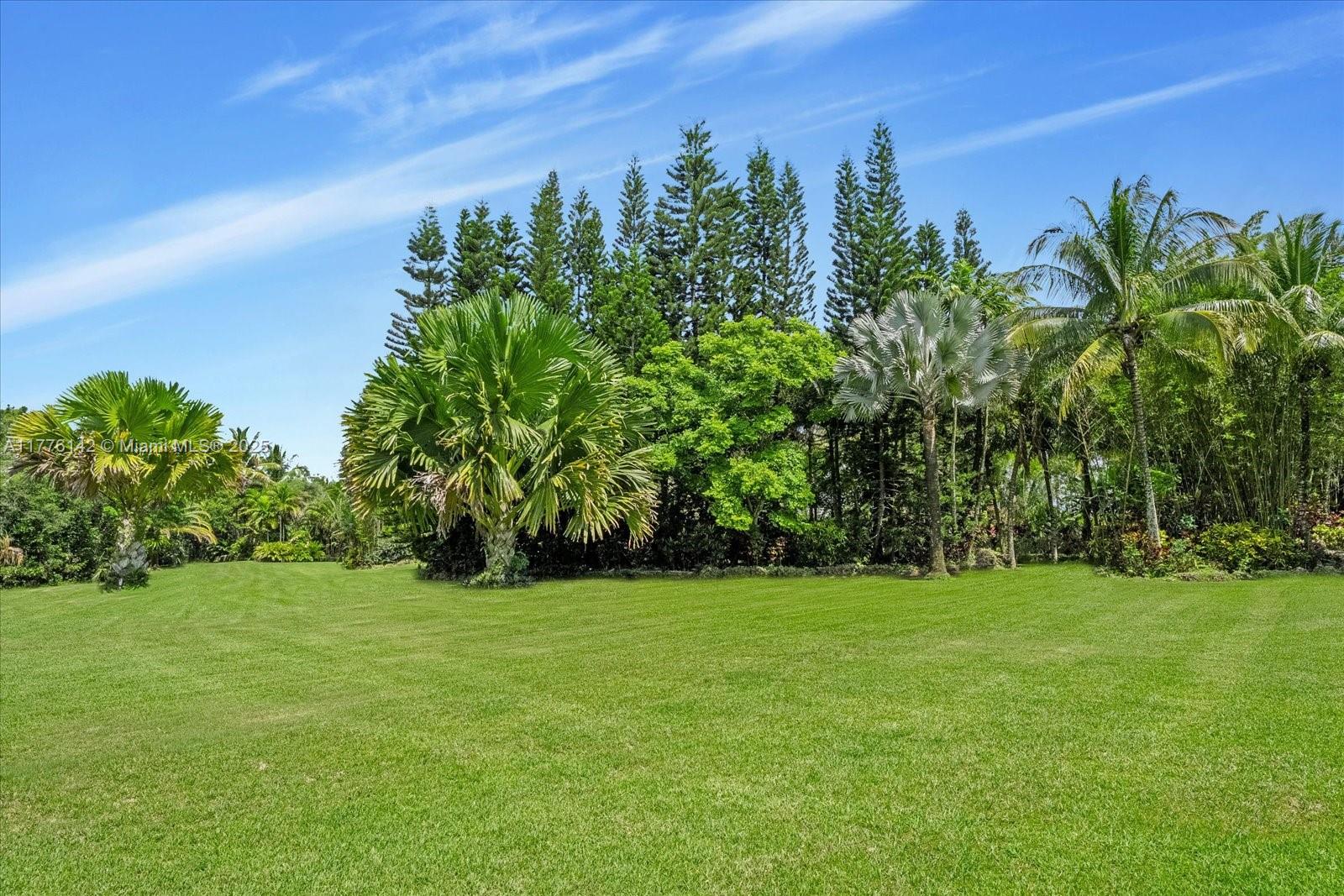 BREEZY OAKS - Land