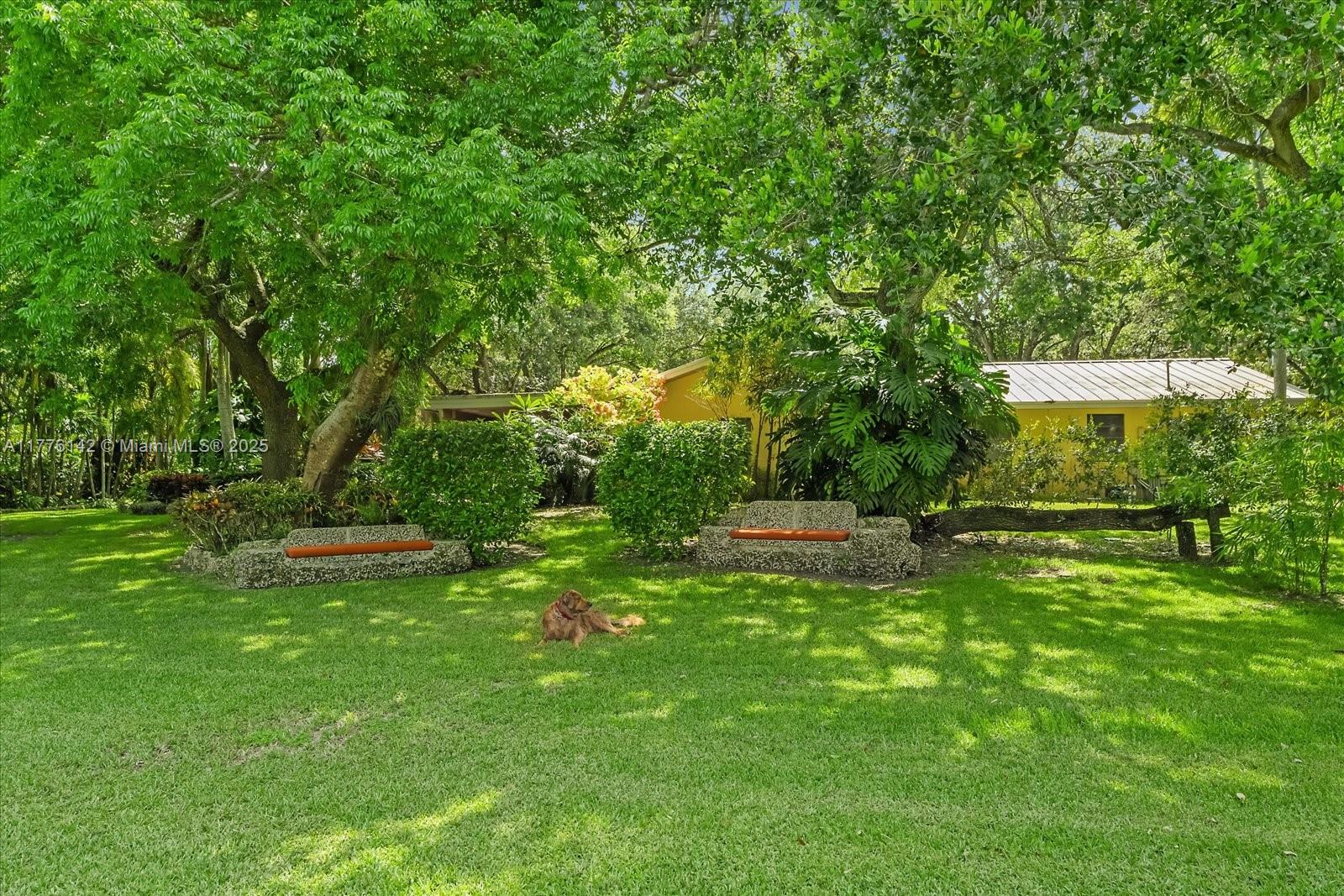 BREEZY OAKS - Land
