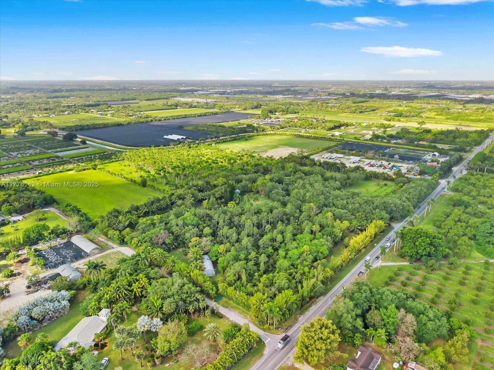 BREEZY OAKS - Land