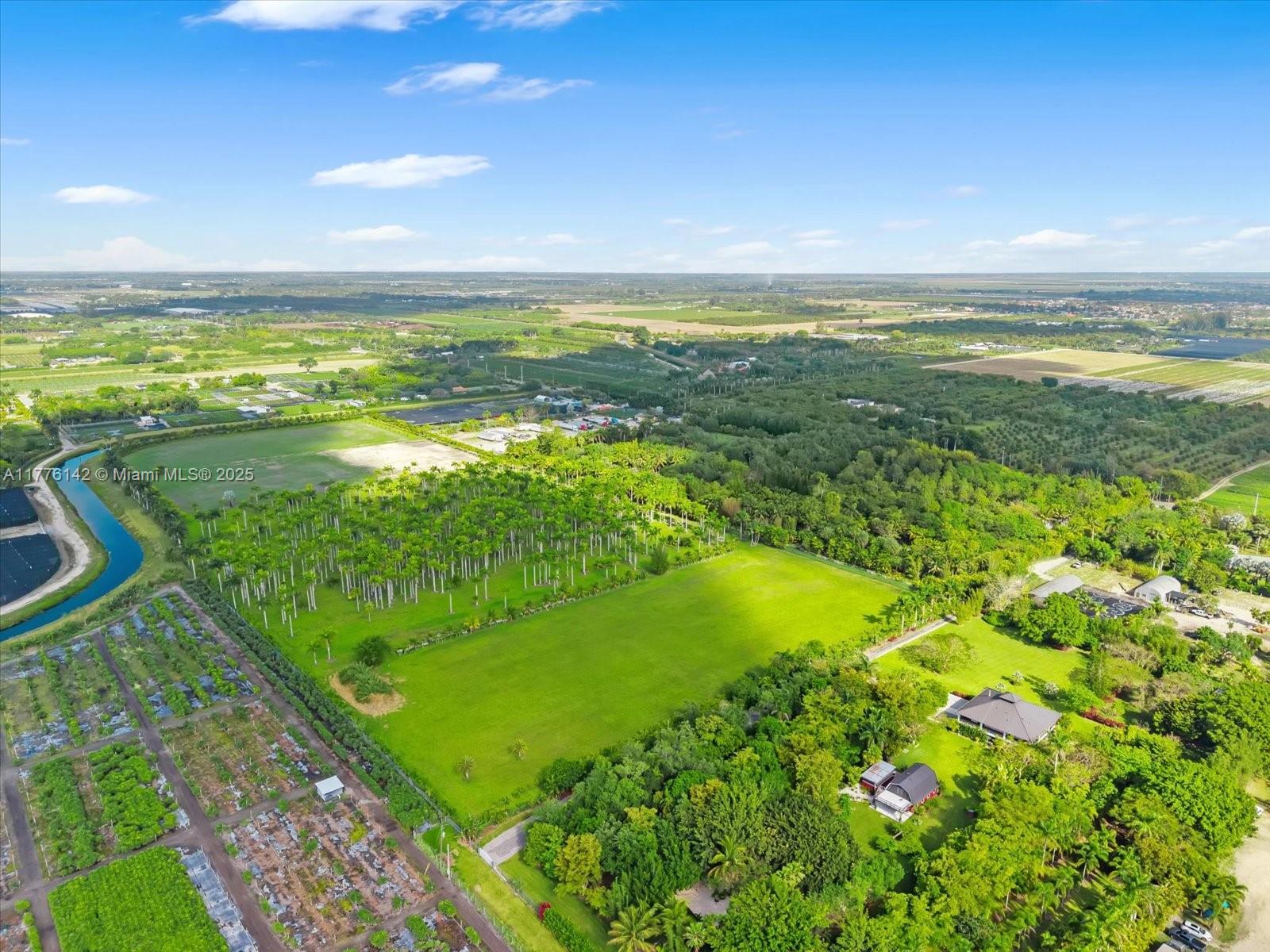 BREEZY OAKS - Land