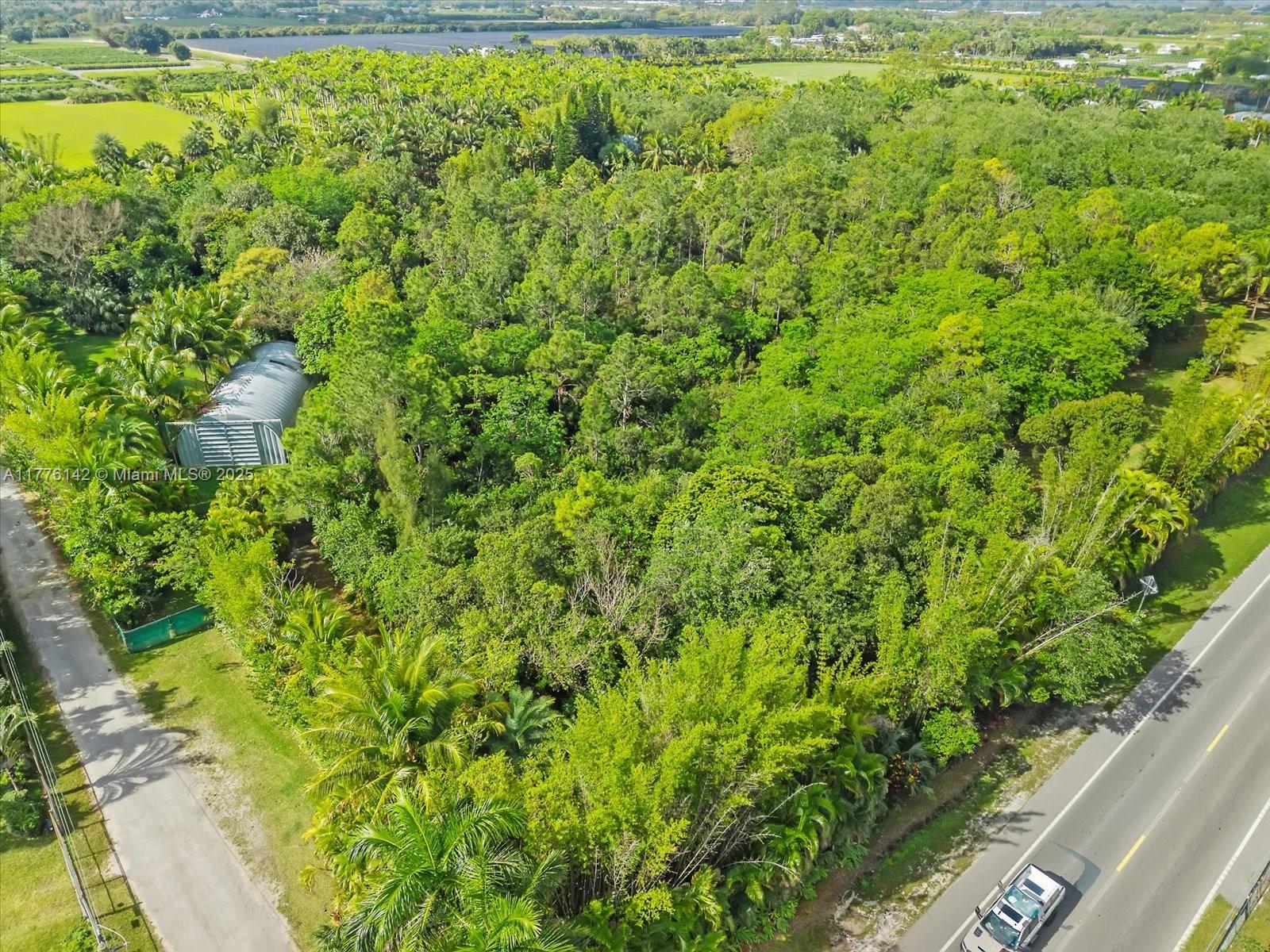 BREEZY OAKS - Land