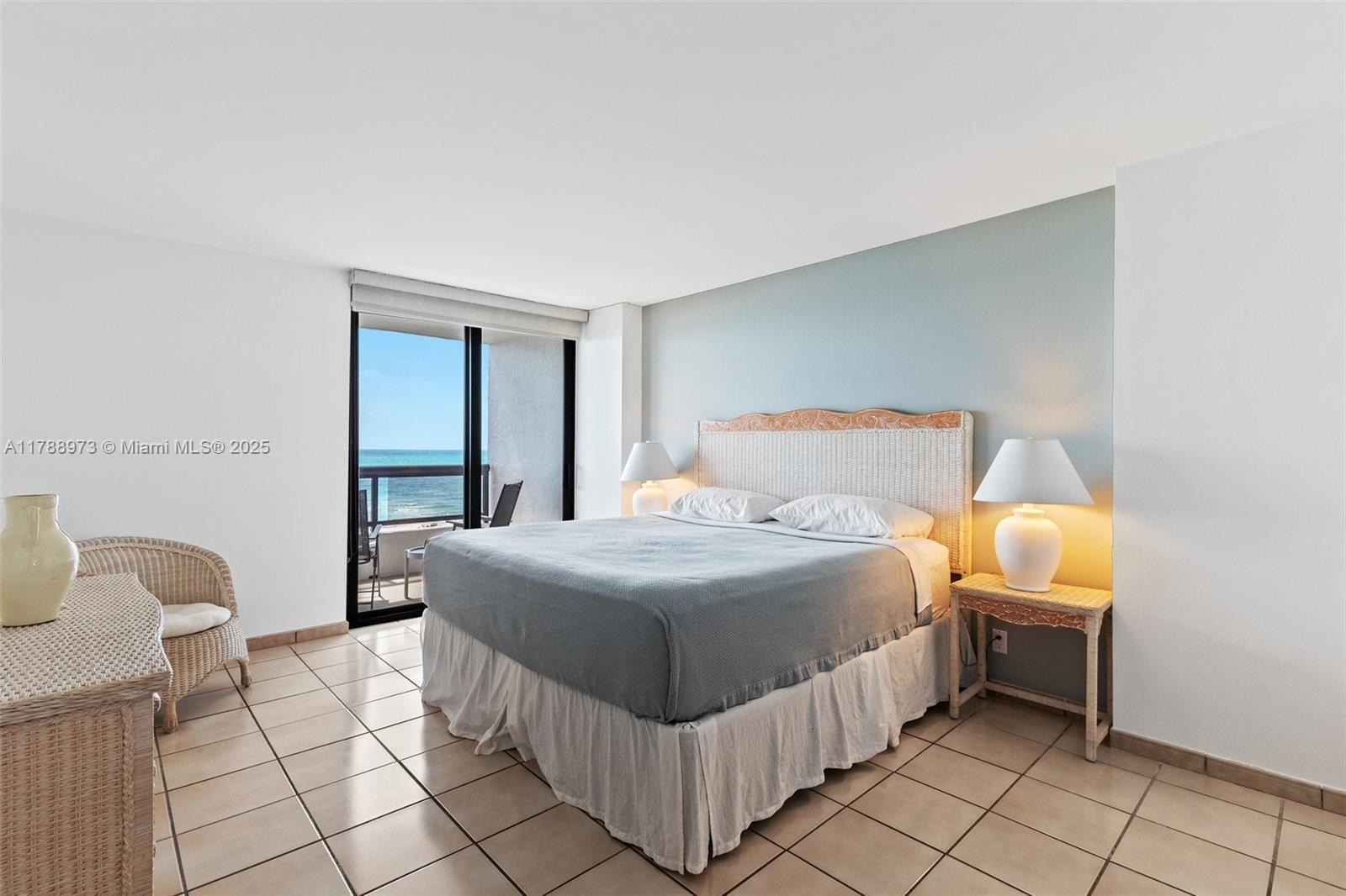 CLUB ATLANTIS CONDO - Residential