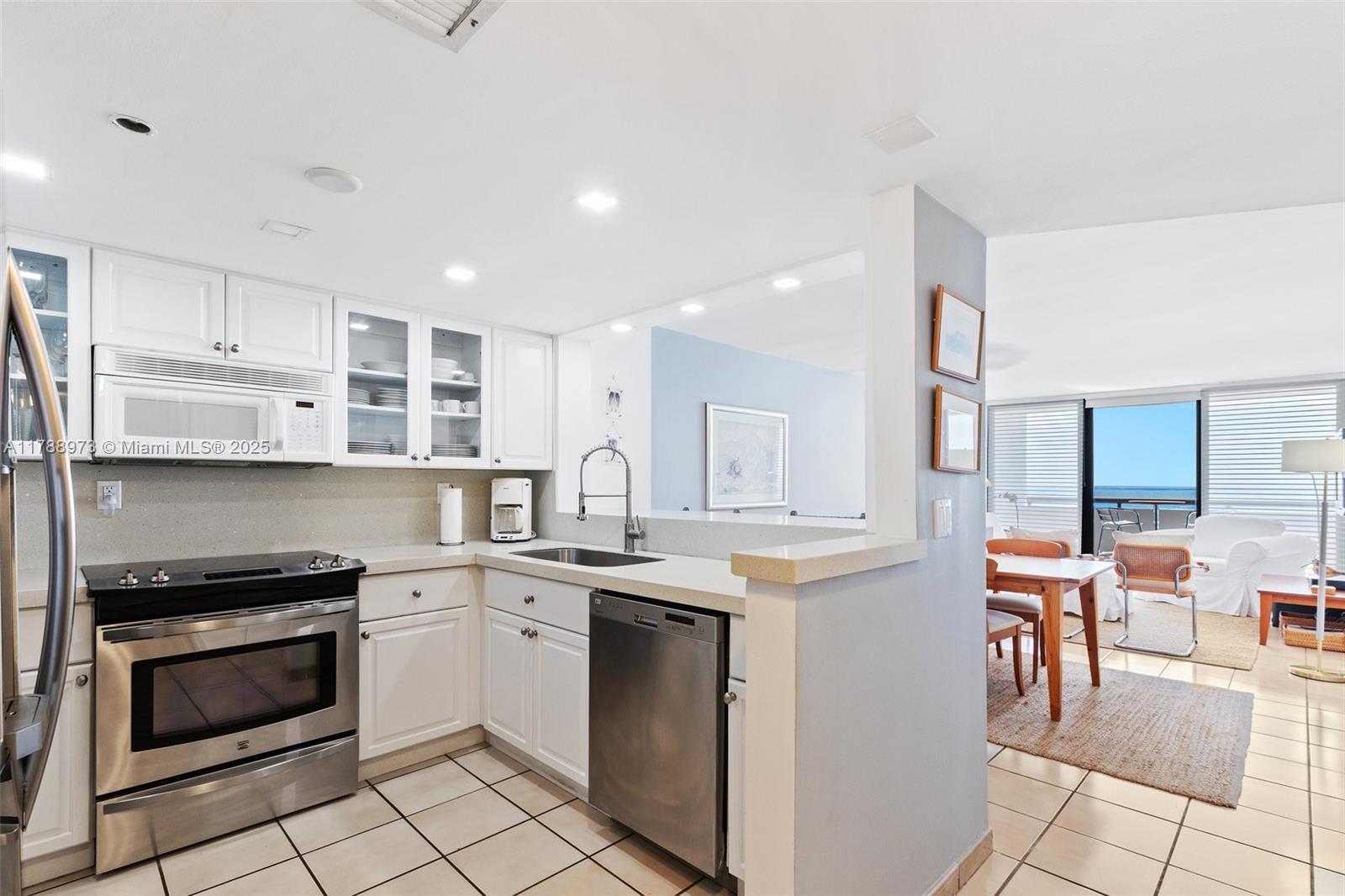 CLUB ATLANTIS CONDO - Residential