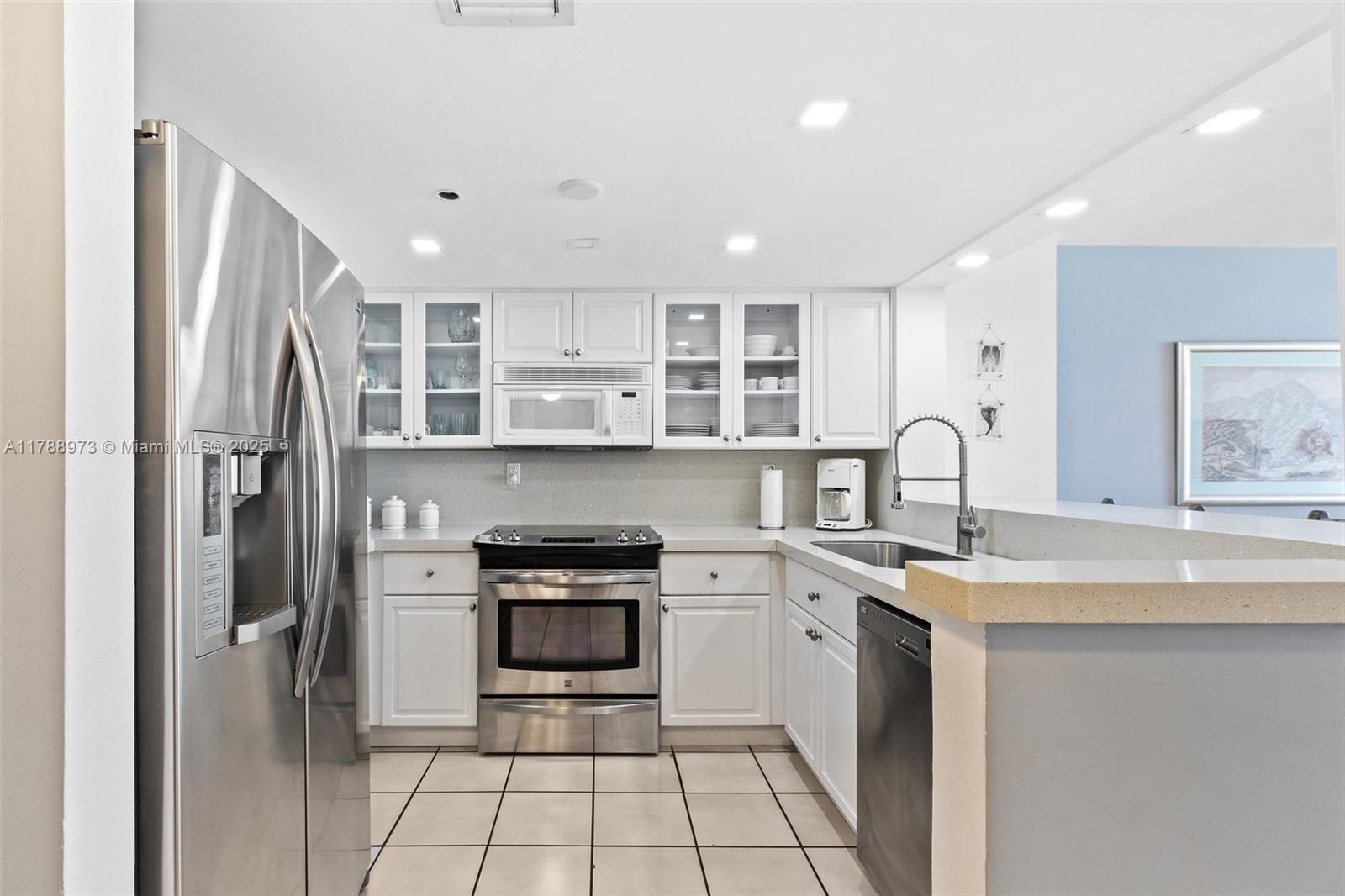 CLUB ATLANTIS CONDO - Residential