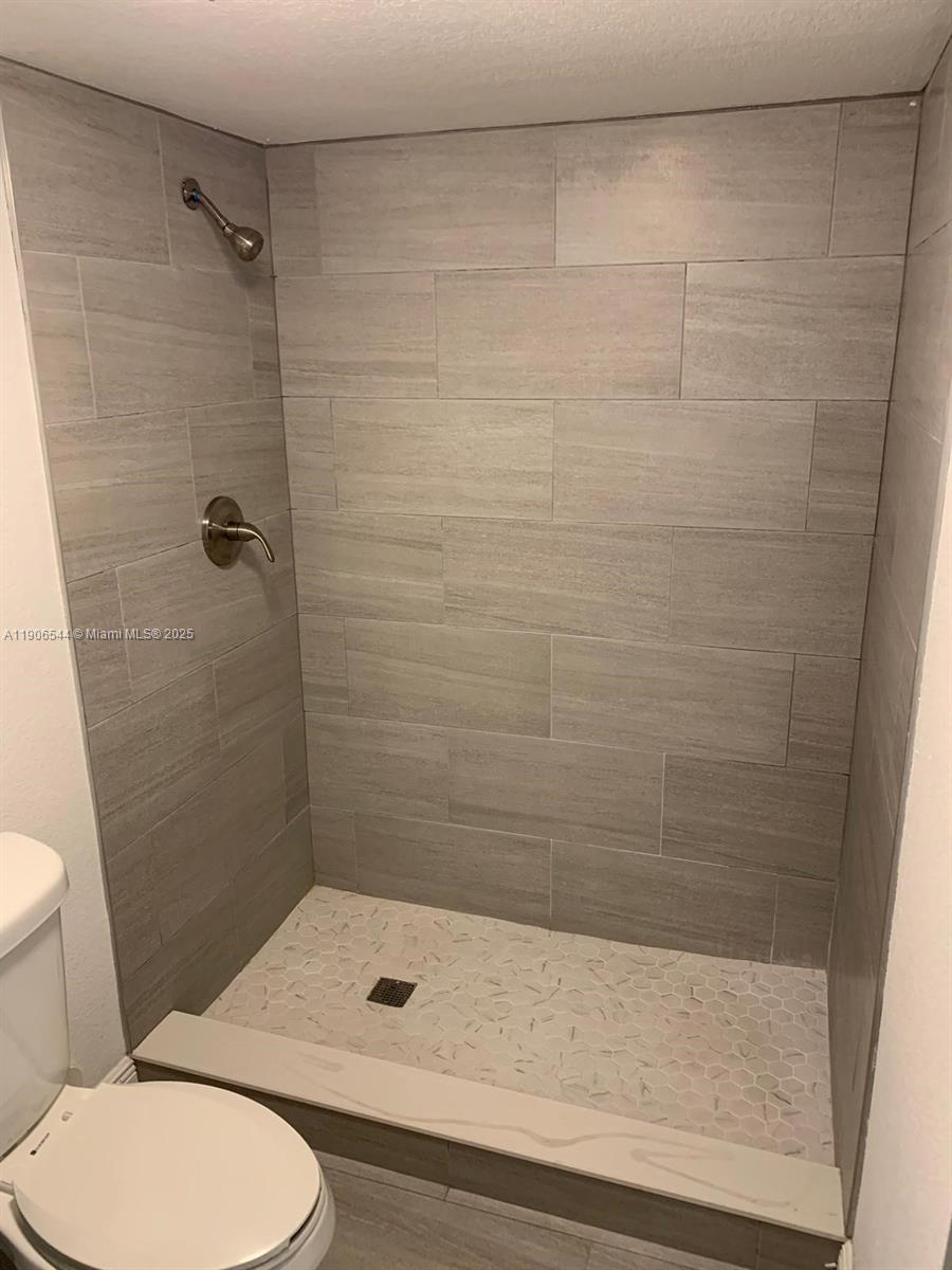 ROYAL RIDGE CONDO - Residential Lease