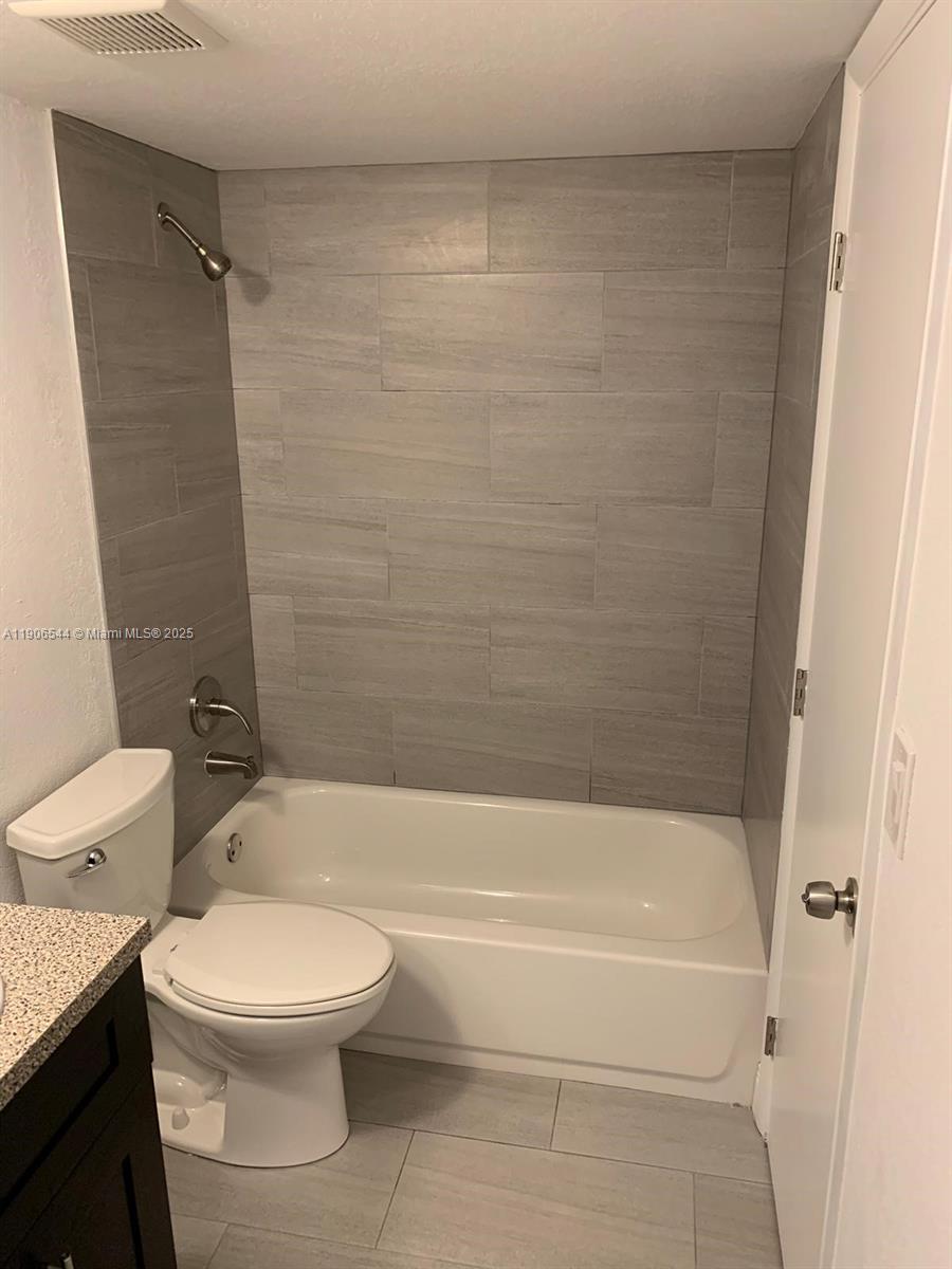 ROYAL RIDGE CONDO - Residential Lease