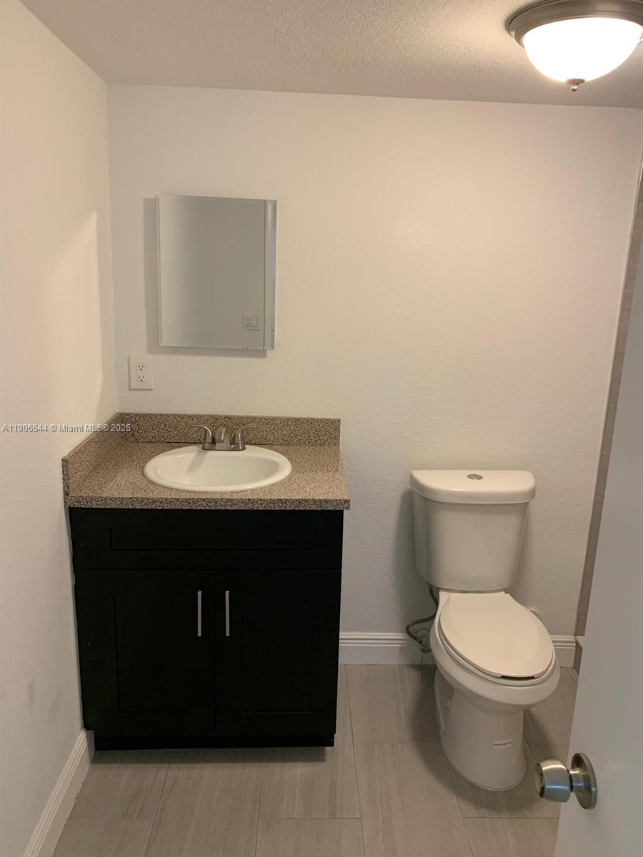 ROYAL RIDGE CONDO - Residential Lease