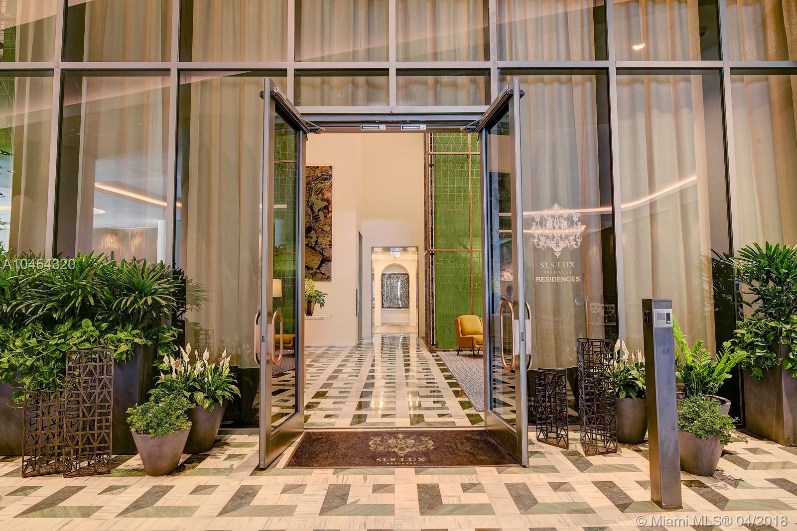 SLS LUX - Residential Lease