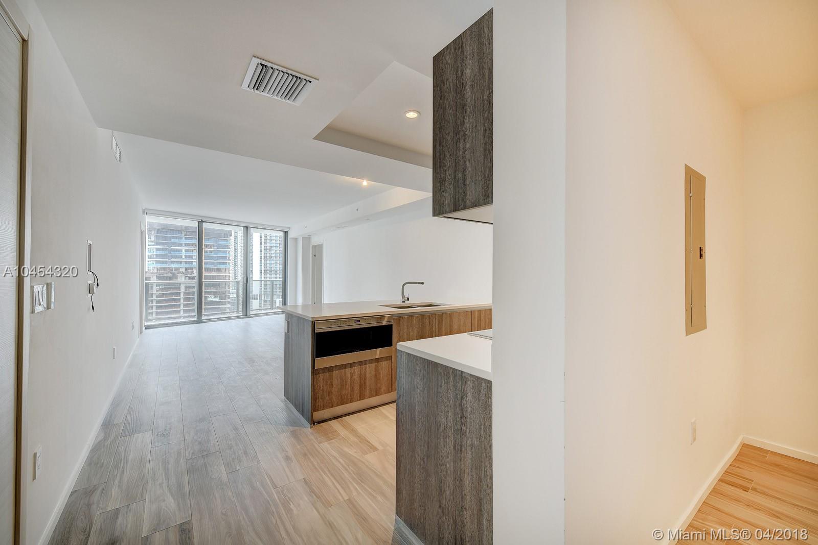 SLS LUX - Residential Lease