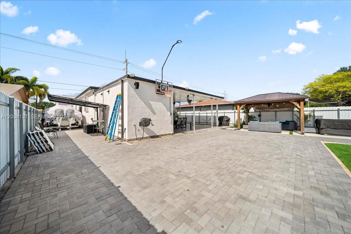 CARVER RANCHES - Residential