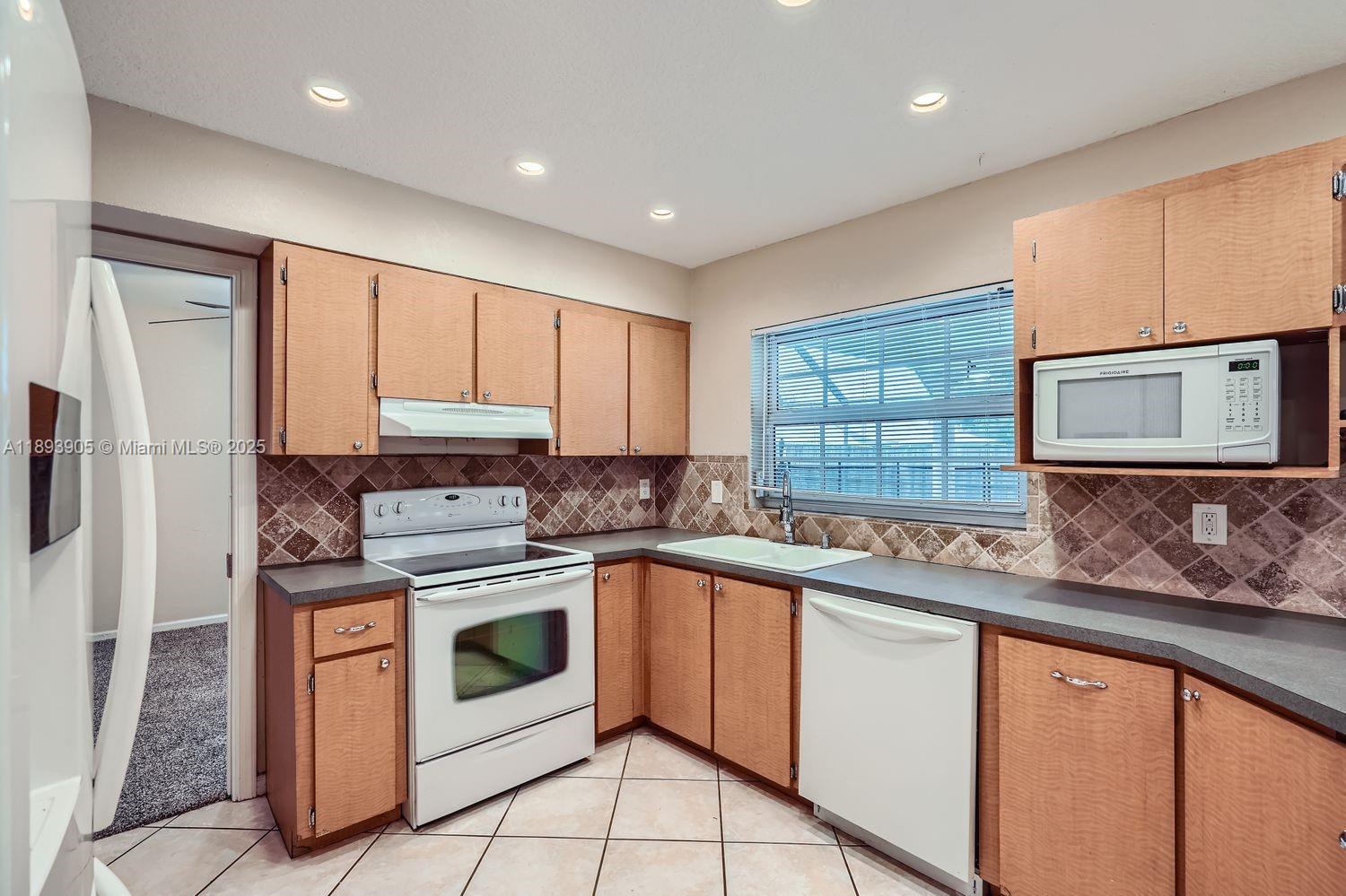 PALM BEACH GARDENS 6 - Residential