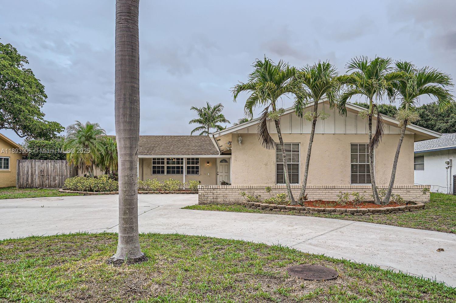 View photos, virtual tours, details... 9802 N Military Trl