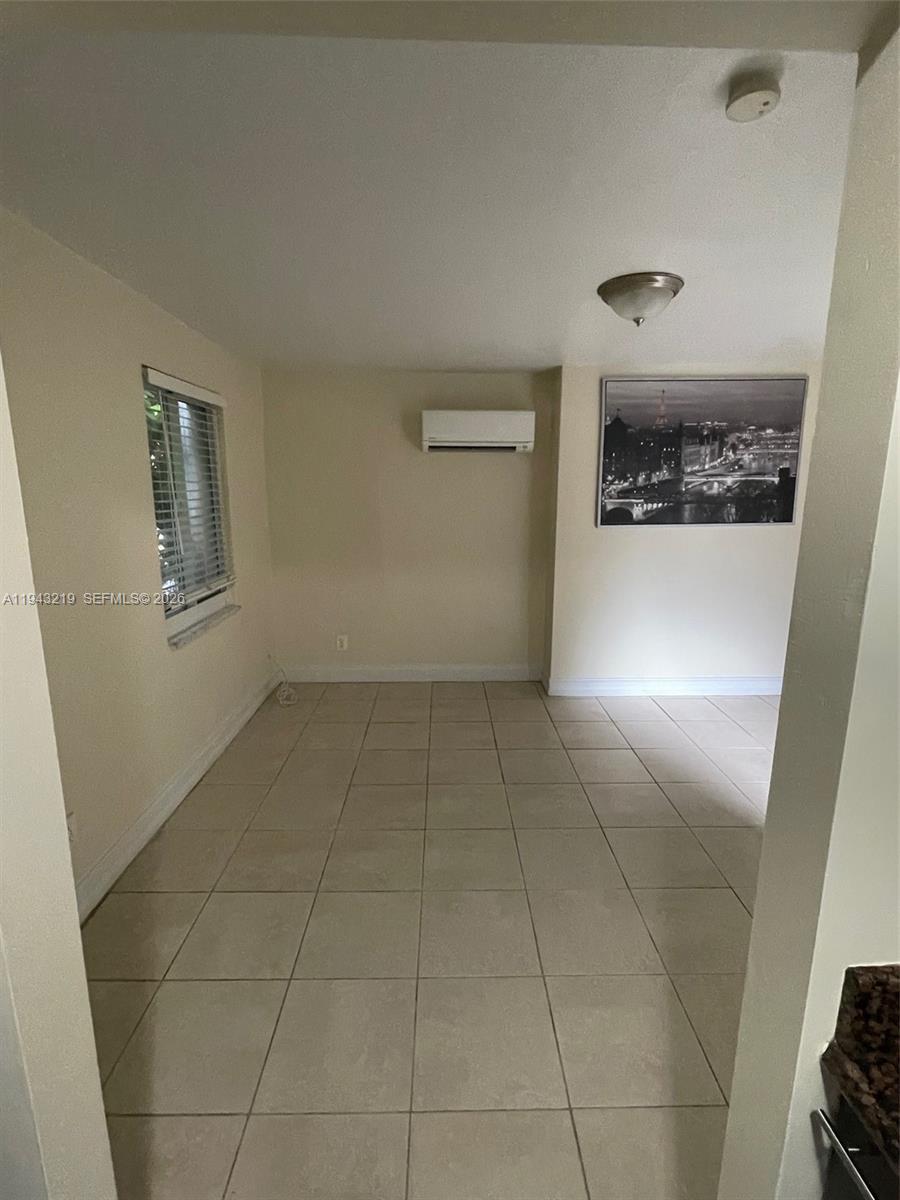 HOLLYWOOD - Residential Lease