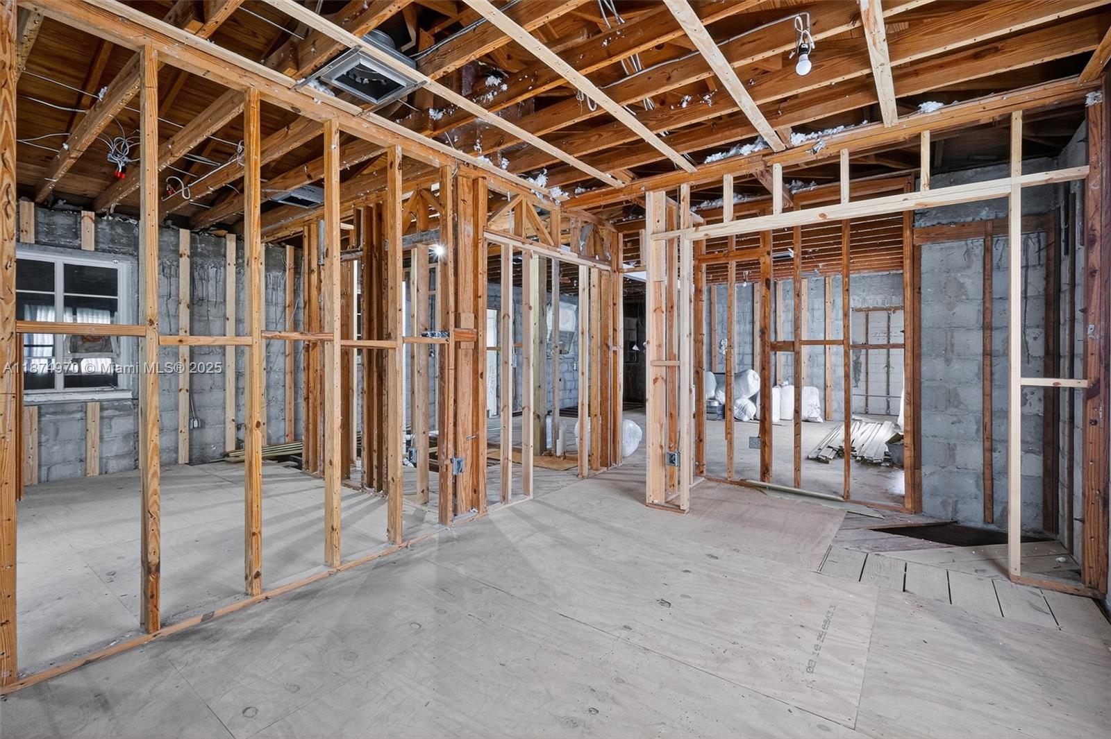 2850 NW 4th St