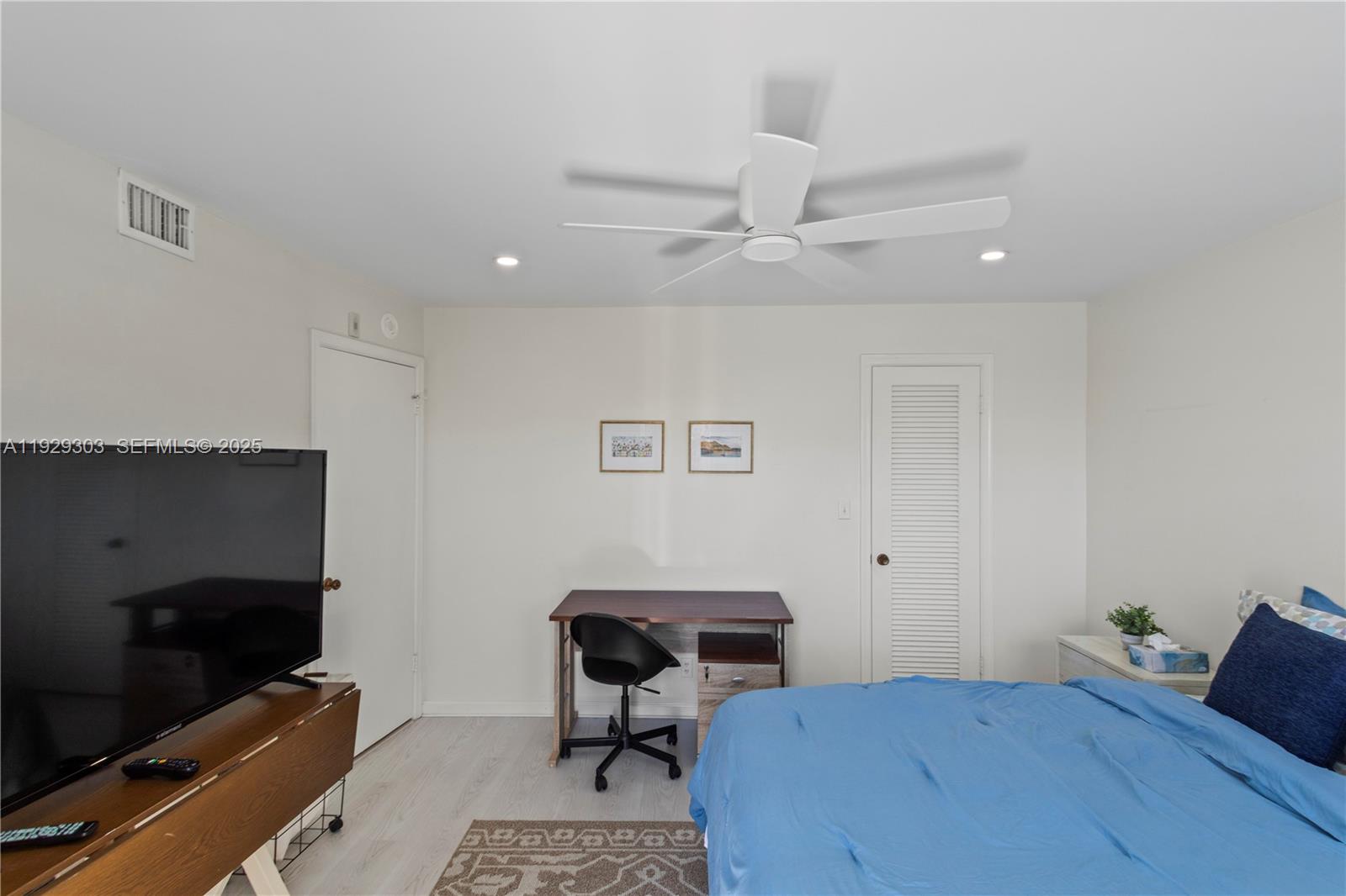 RIDGEVIEW TOWERS CONDO - Residential Lease