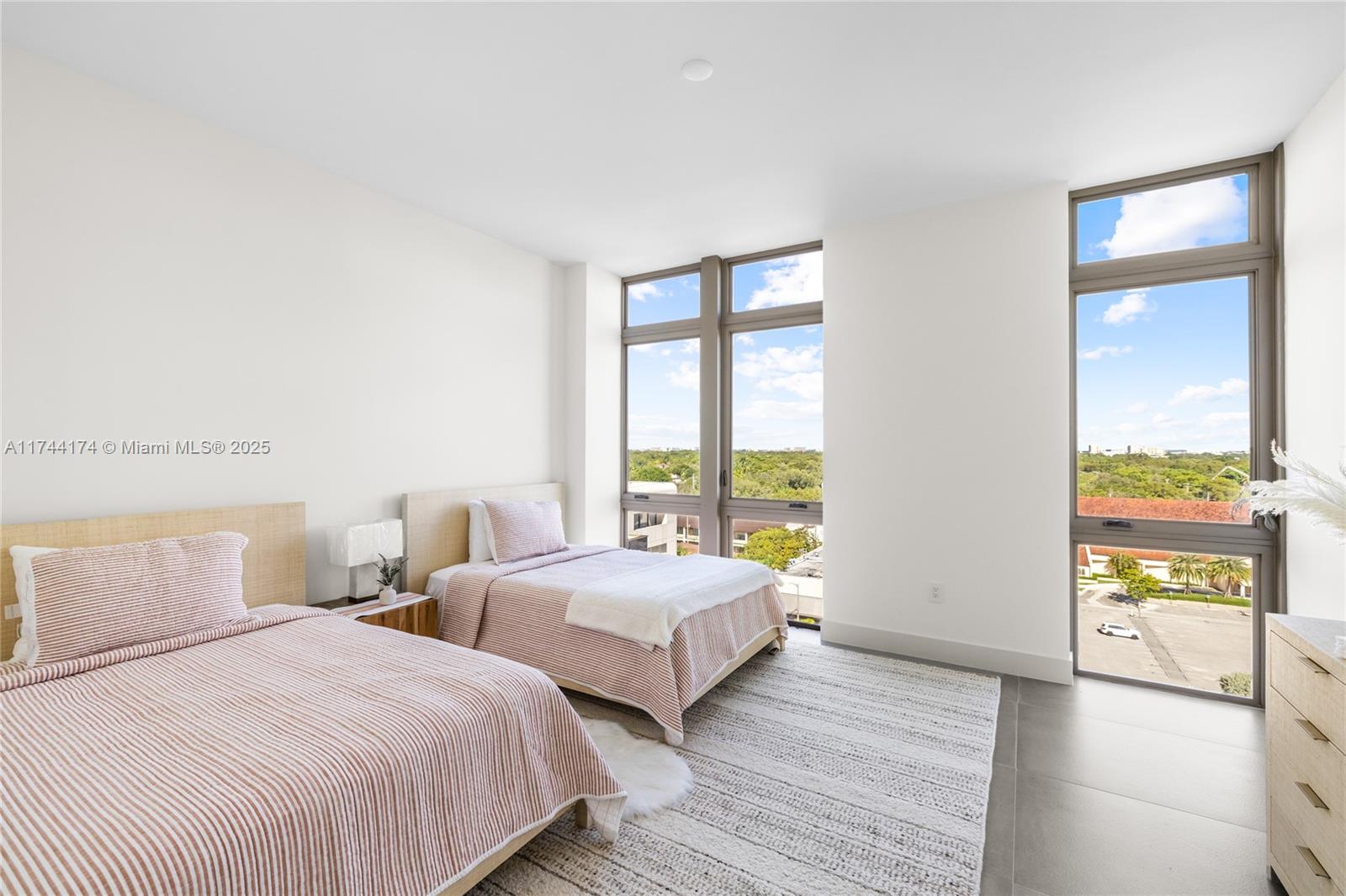 CORAL GABLES BILTMORE SEC - Residential
