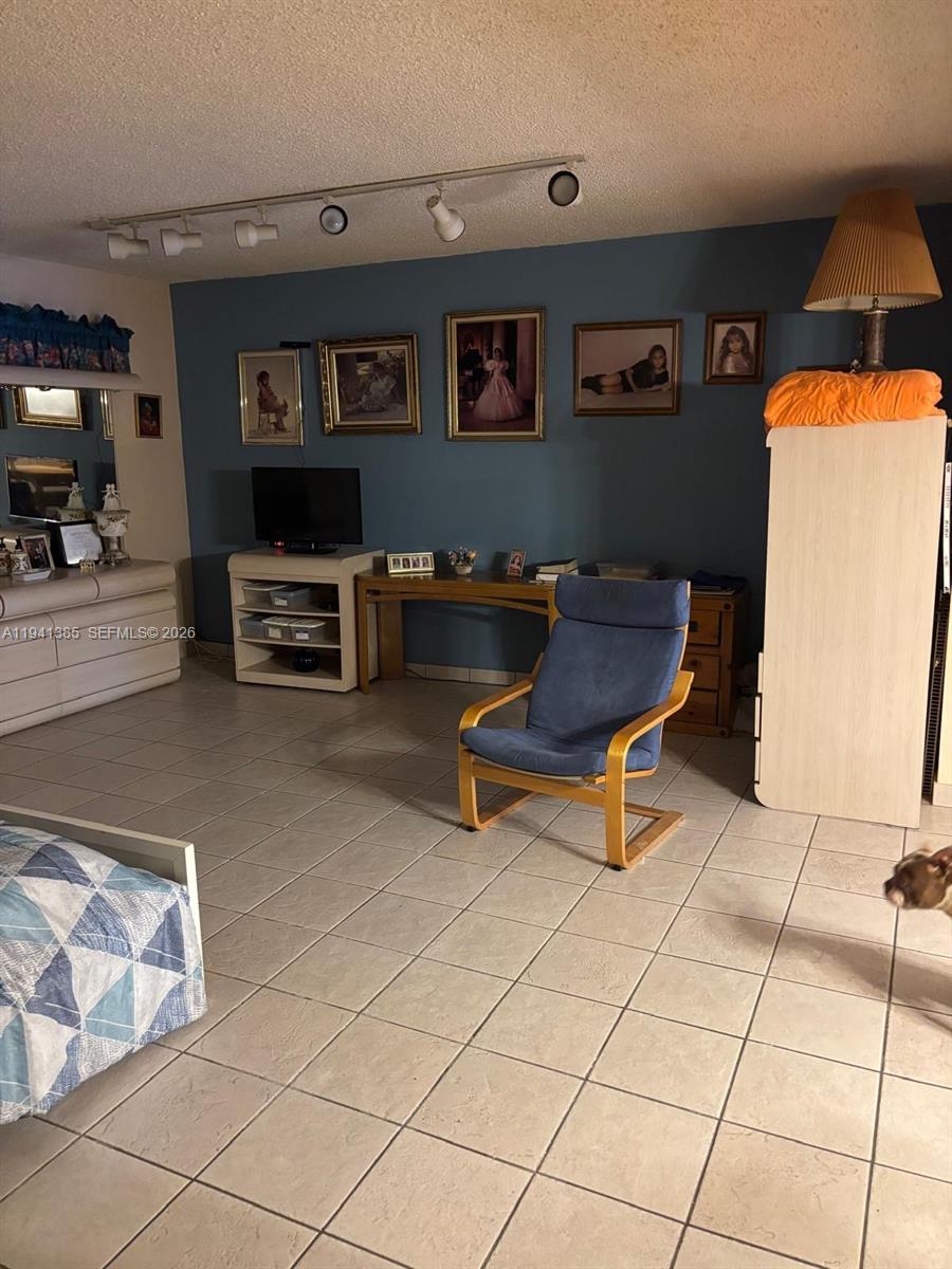 COUNTRY CLUB OF MIAMI - F - Residential