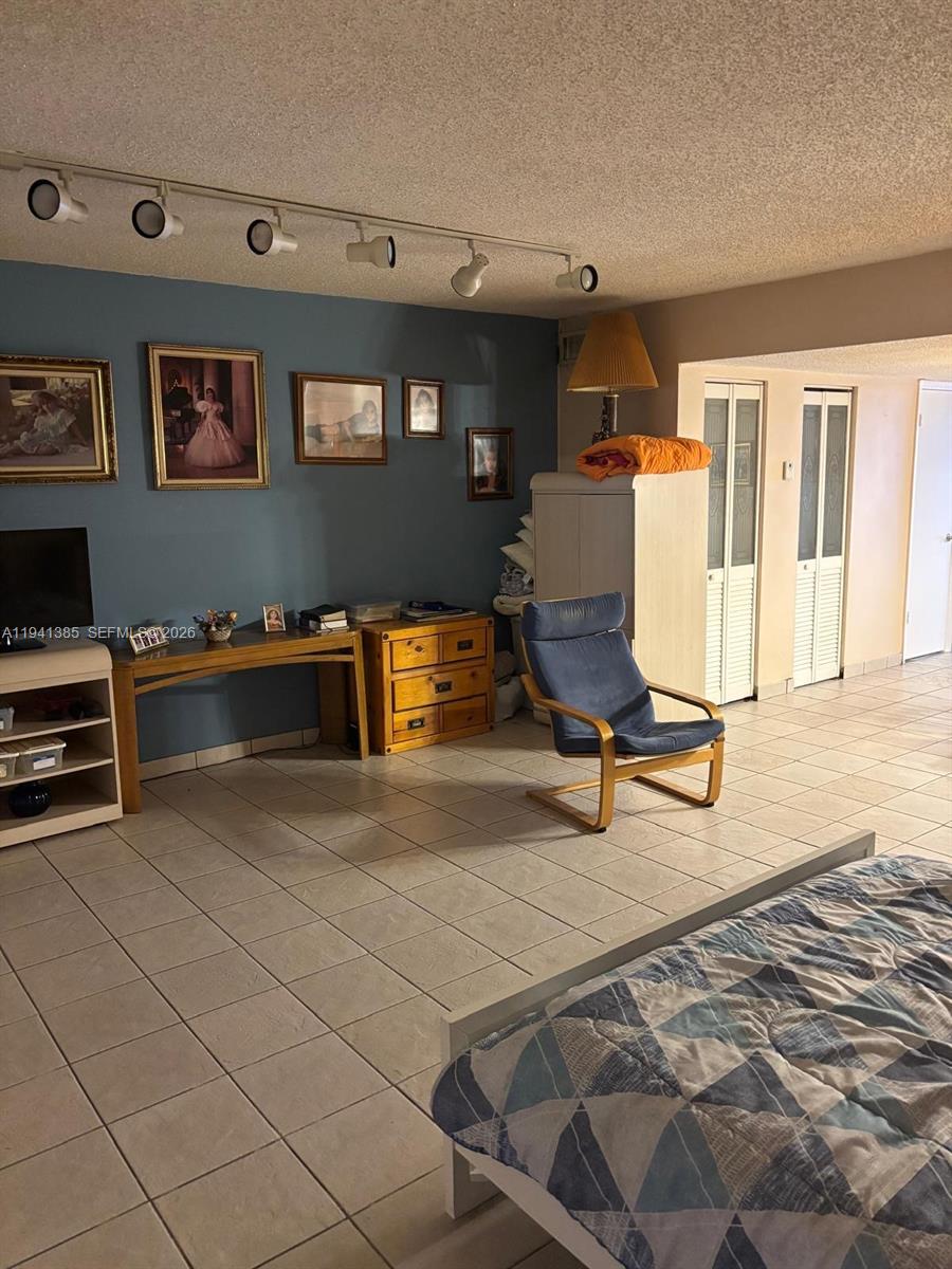 COUNTRY CLUB OF MIAMI - F - Residential