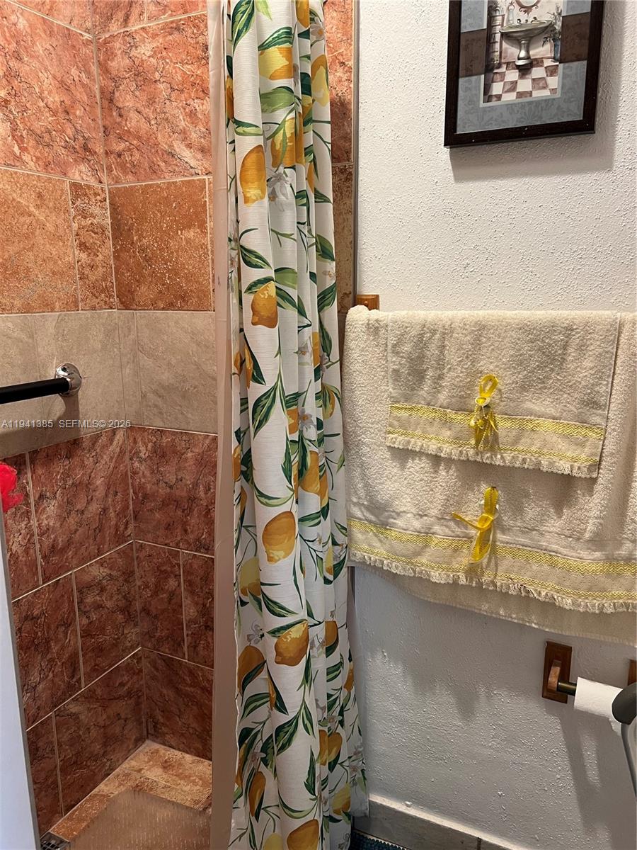 COUNTRY CLUB OF MIAMI - F - Residential