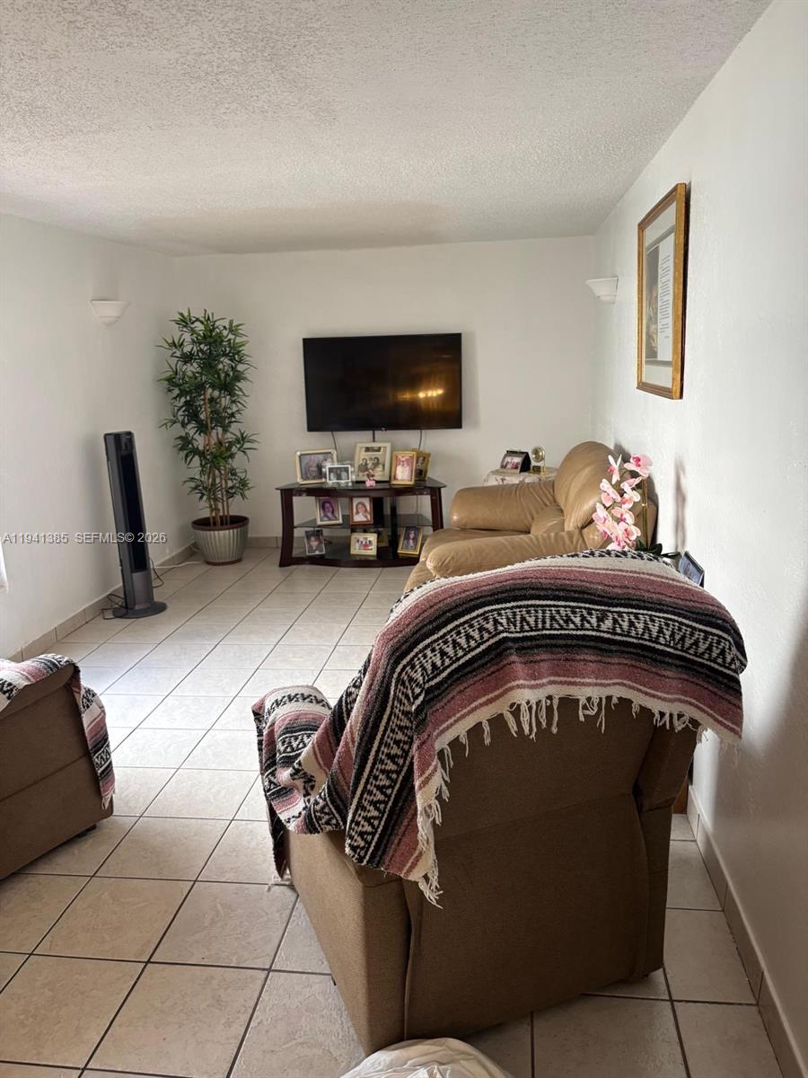 COUNTRY CLUB OF MIAMI - F - Residential