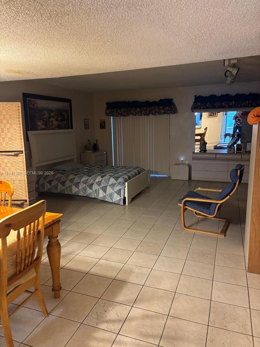 COUNTRY CLUB OF MIAMI - F - Residential