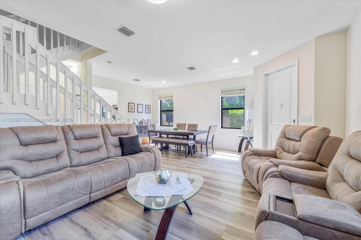 11525 SW 248th Ter