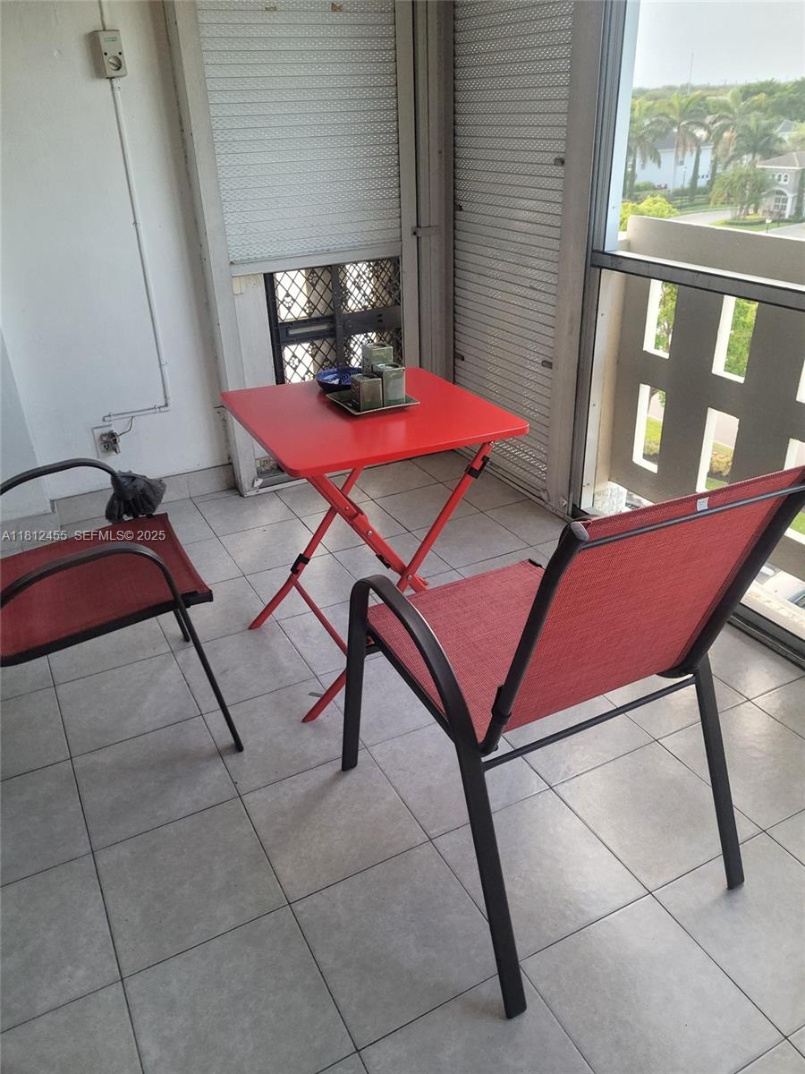 HILLCREST EAST NO 23 COND - Residential