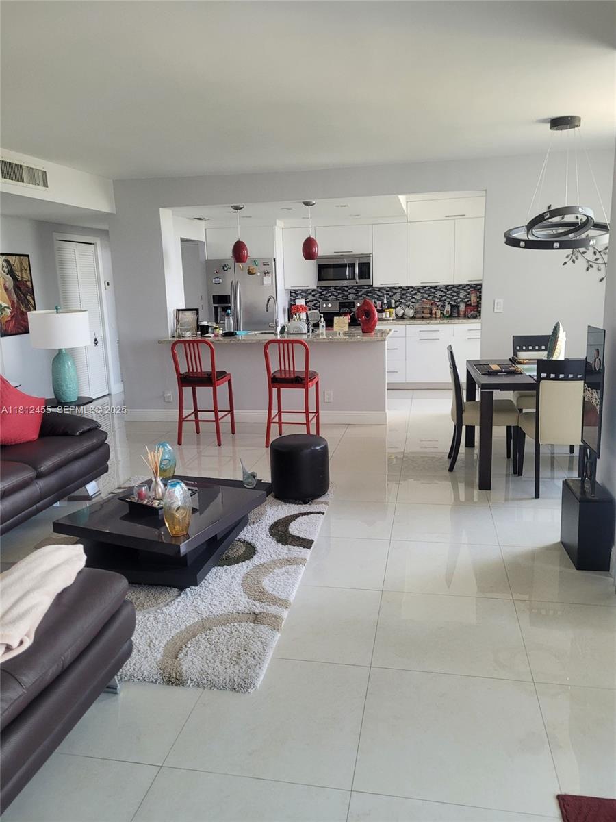 HILLCREST EAST NO 23 COND - Residential