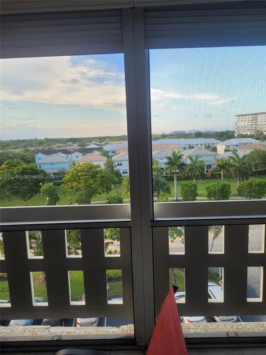 HILLCREST EAST NO 23 COND - Residential