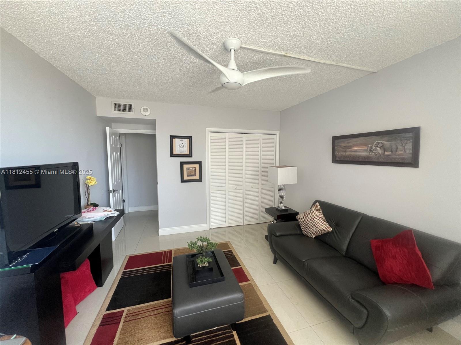 HILLCREST EAST NO 23 COND - Residential
