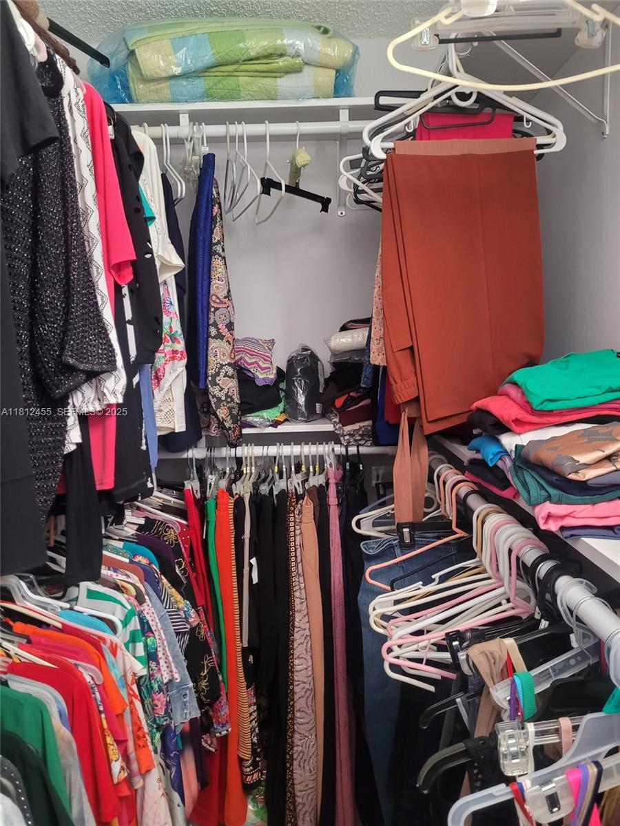 HILLCREST EAST NO 23 COND - Residential