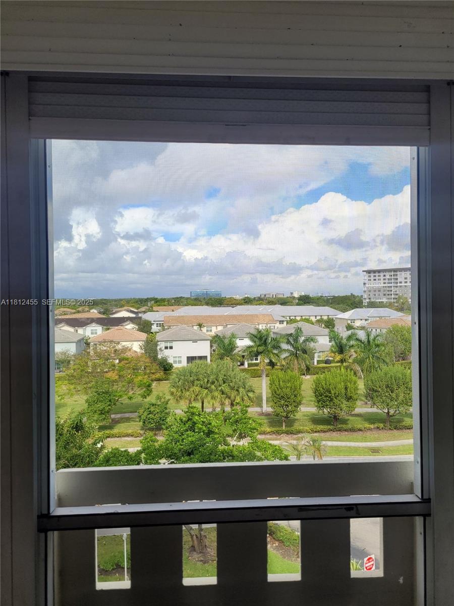 HILLCREST EAST NO 23 COND - Residential