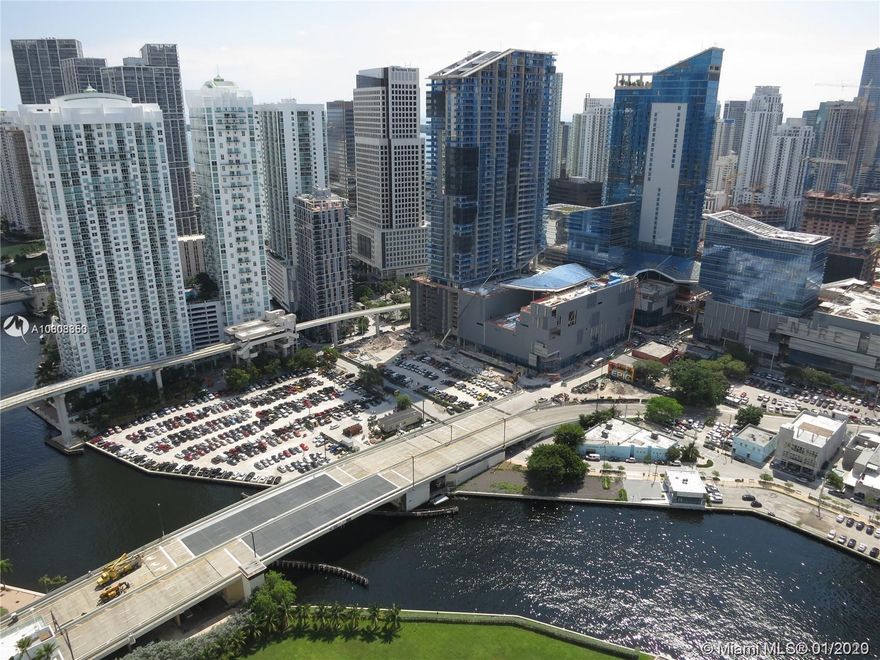 This beautiful top floor penthouse style 2 bedroom 2 bathroom is ready to move in. With spectacular & relaxing incredible views of the Miami Skyline, ocean, river & surrounding city lights. Tile floor, European cabinetry, S.S.appliances, walk-in-closets. Great amenities: pool, spa, gym sauna, media/party rm, 24hrs security in a gated community. Walking distance to from Brickell City Center , Mary Brickell Village, entertainment, business districts, major highways I 95 , Metromover, Beach & Airport.