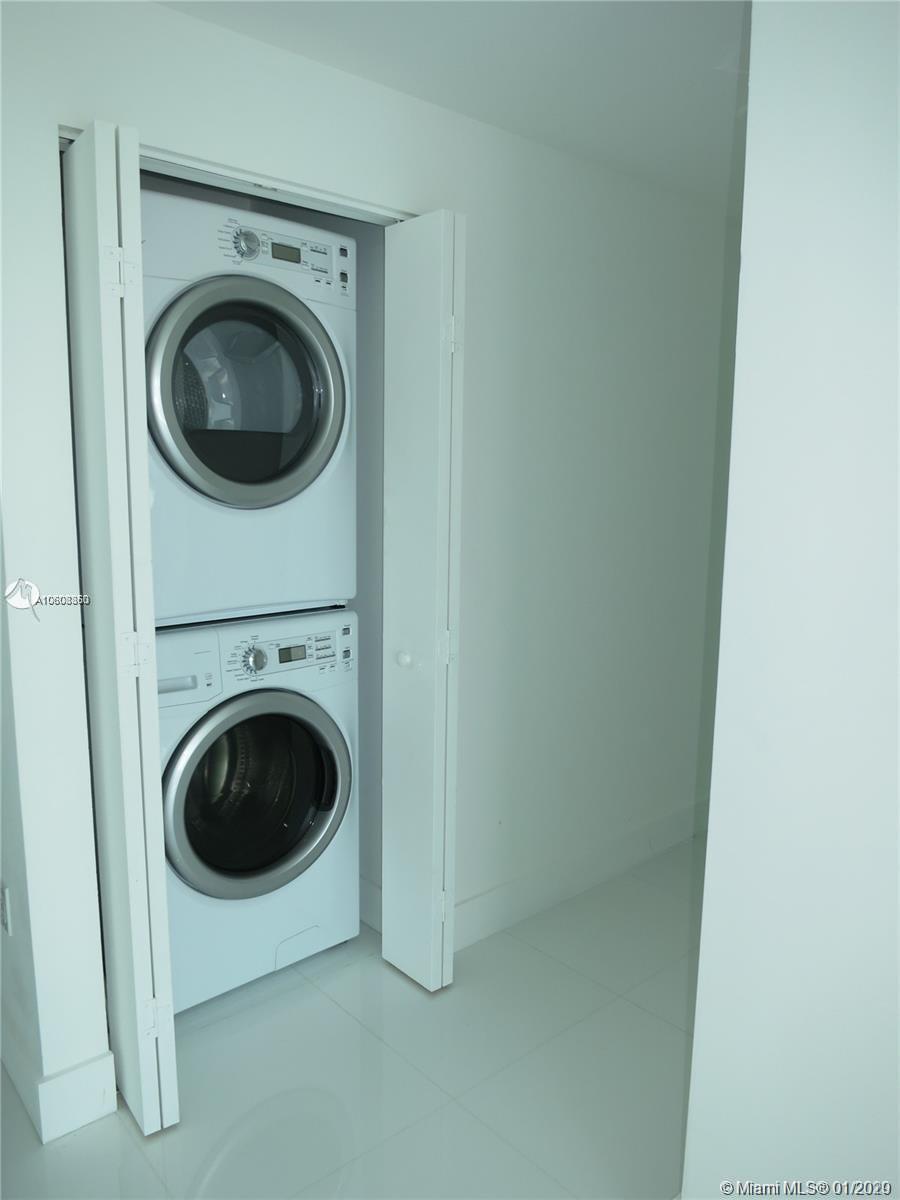 IVY CONDO - Residential Lease