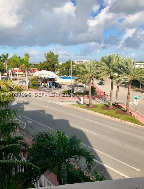 2000 Biarritz Dr, Miami Beach FL 33141